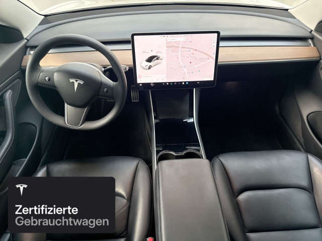 TESLA Model 3 Performance-showroom-element-1