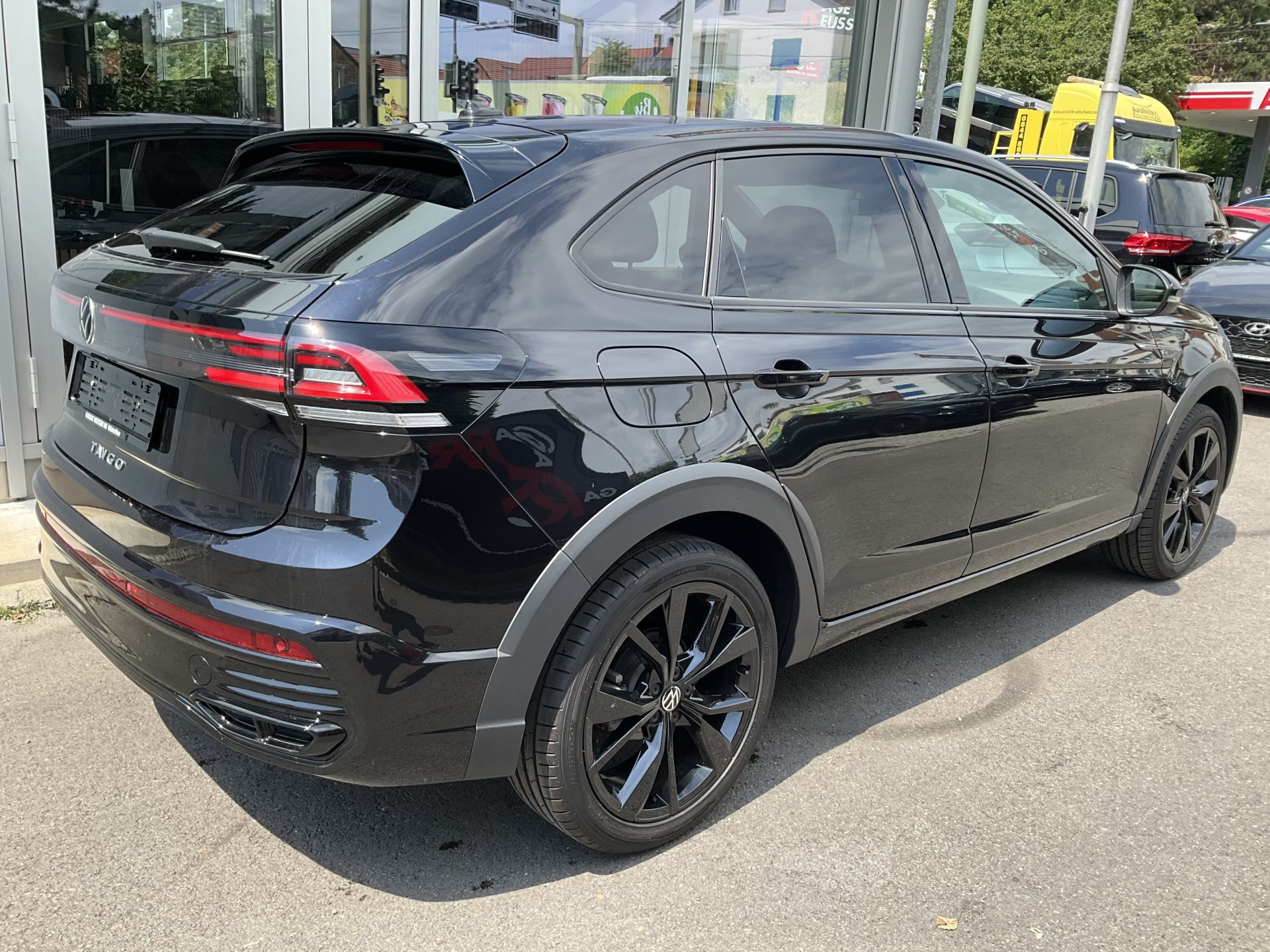 VW TAIGO 1.5 TSI DSG R-LINE *** PANORAMAGLASDACH ***-showroom-element-3