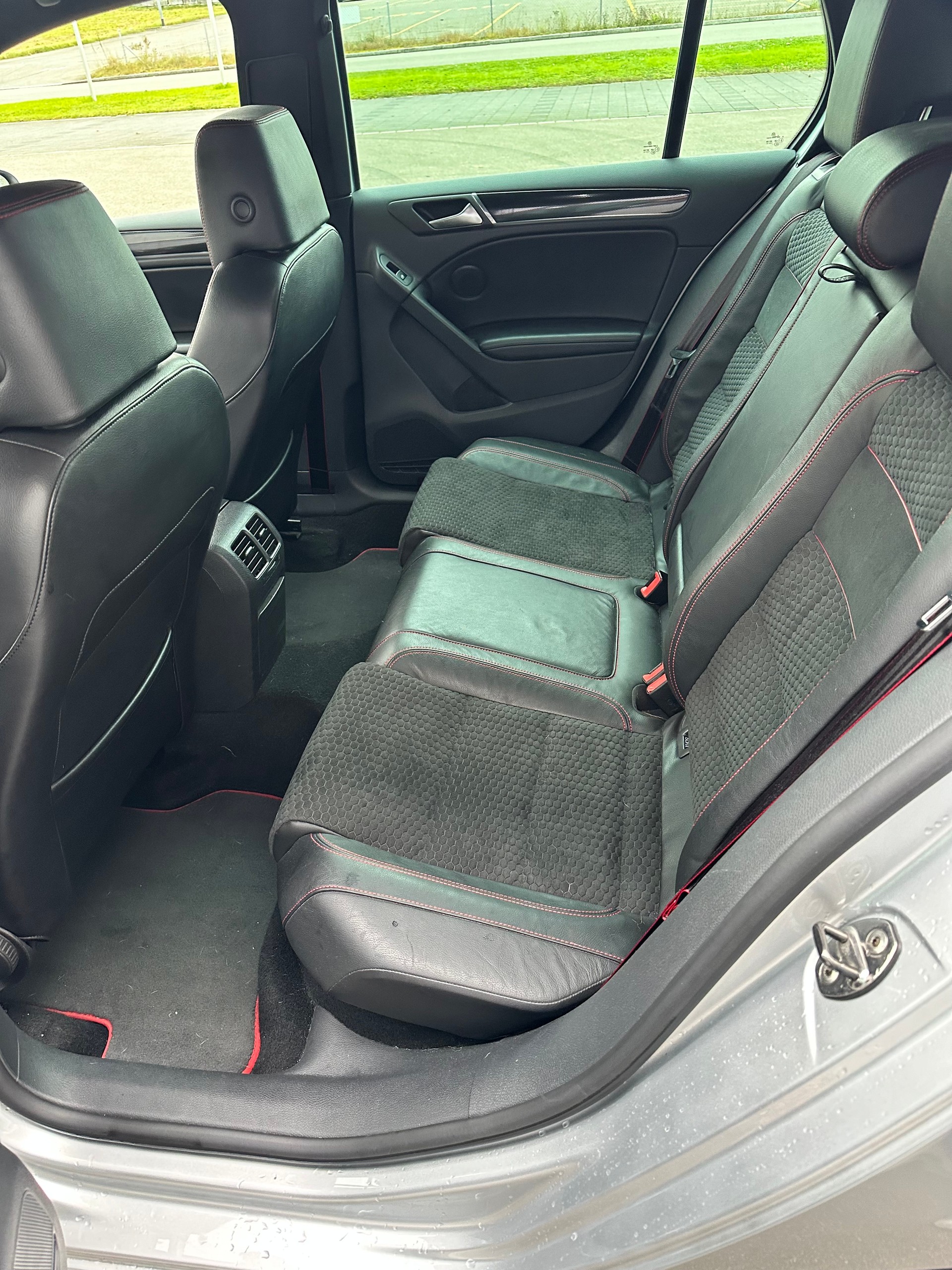 VW Golf 2.0 TSI GTI Edition 35 O.C.T-image-6