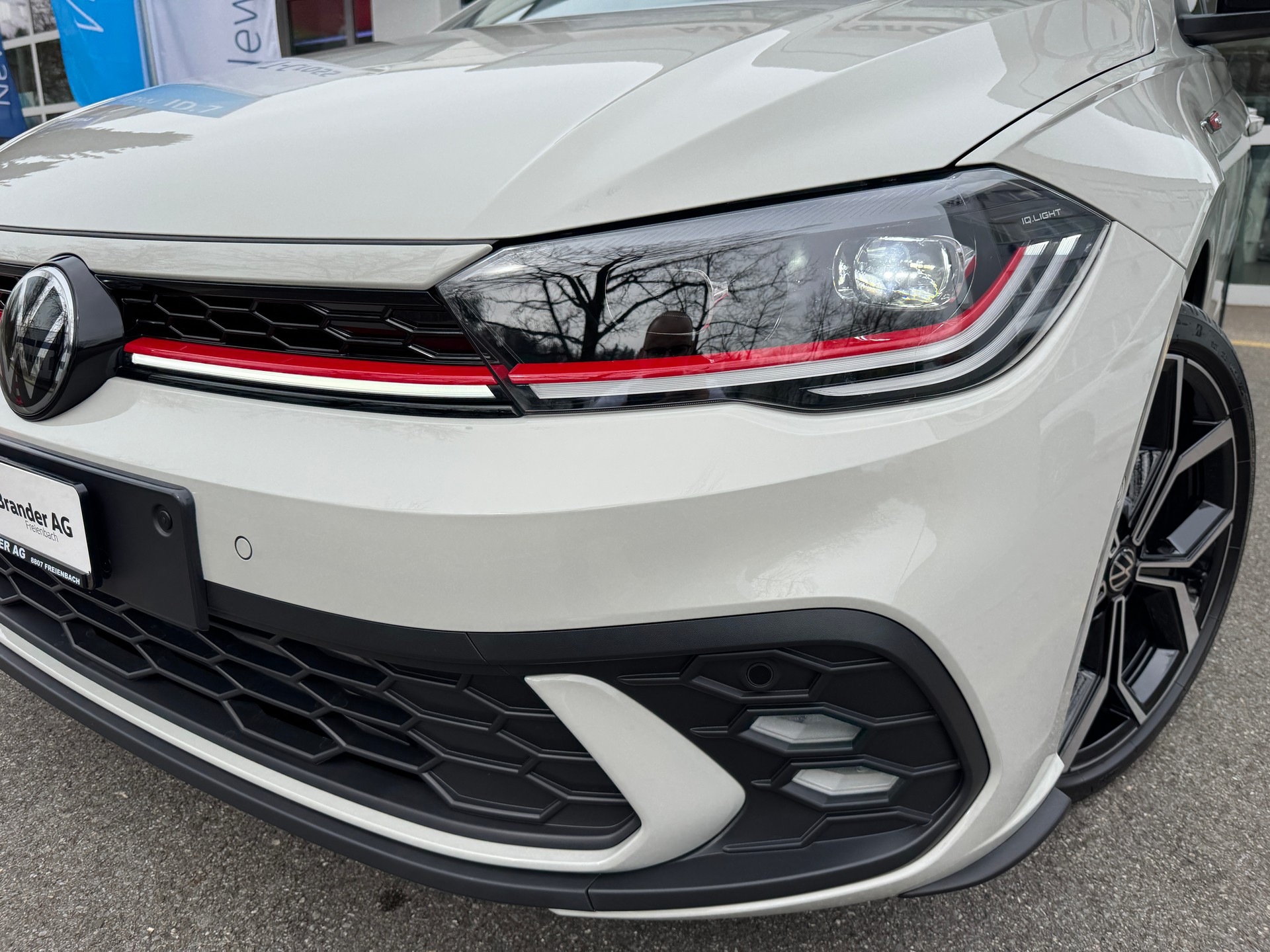 VW Polo 2.0 TSI GTI DSG-showroom-element-1