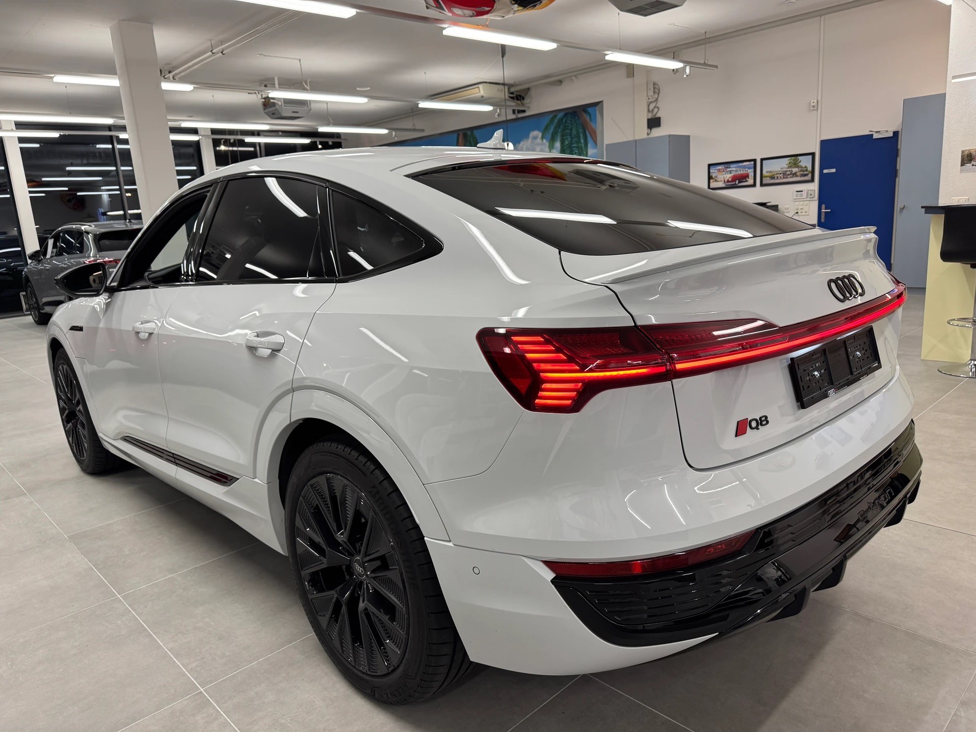 AUDI Q8 Sportback 50 e-tron Black Edition quattro ((340PS)) *Np.111'220.-* CH Auslieferung-image-9