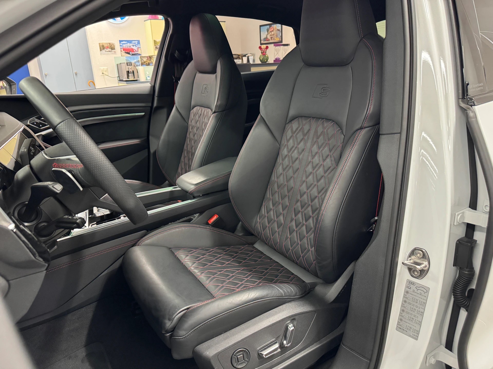 AUDI Q8 Sportback 50 e-tron Black Edition quattro ((340PS)) *Np.111'220.-* CH Auslieferung