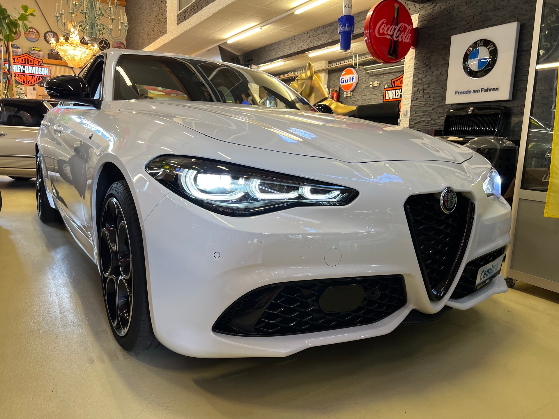 ALFA ROMEO Q4-GIULIA 2.0 Ti Edition Q4 "MIT 6`400 KM !!" CH WAGEN. TOP AUSSTATTUNG !! NETTO PREIS 42`900.-