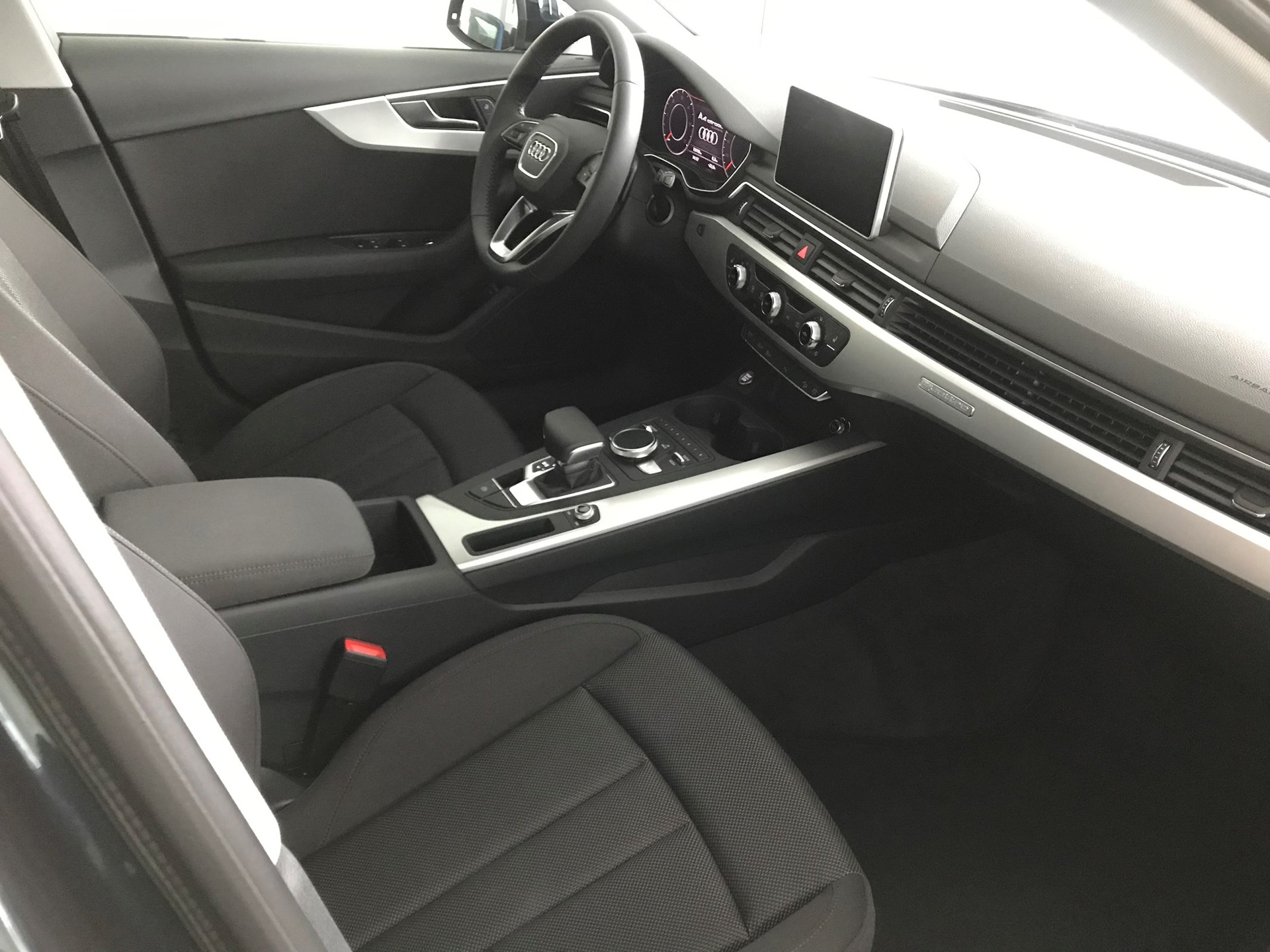 AUDI A4 allroad 2.0 TDI quattro S-tronic-image-10