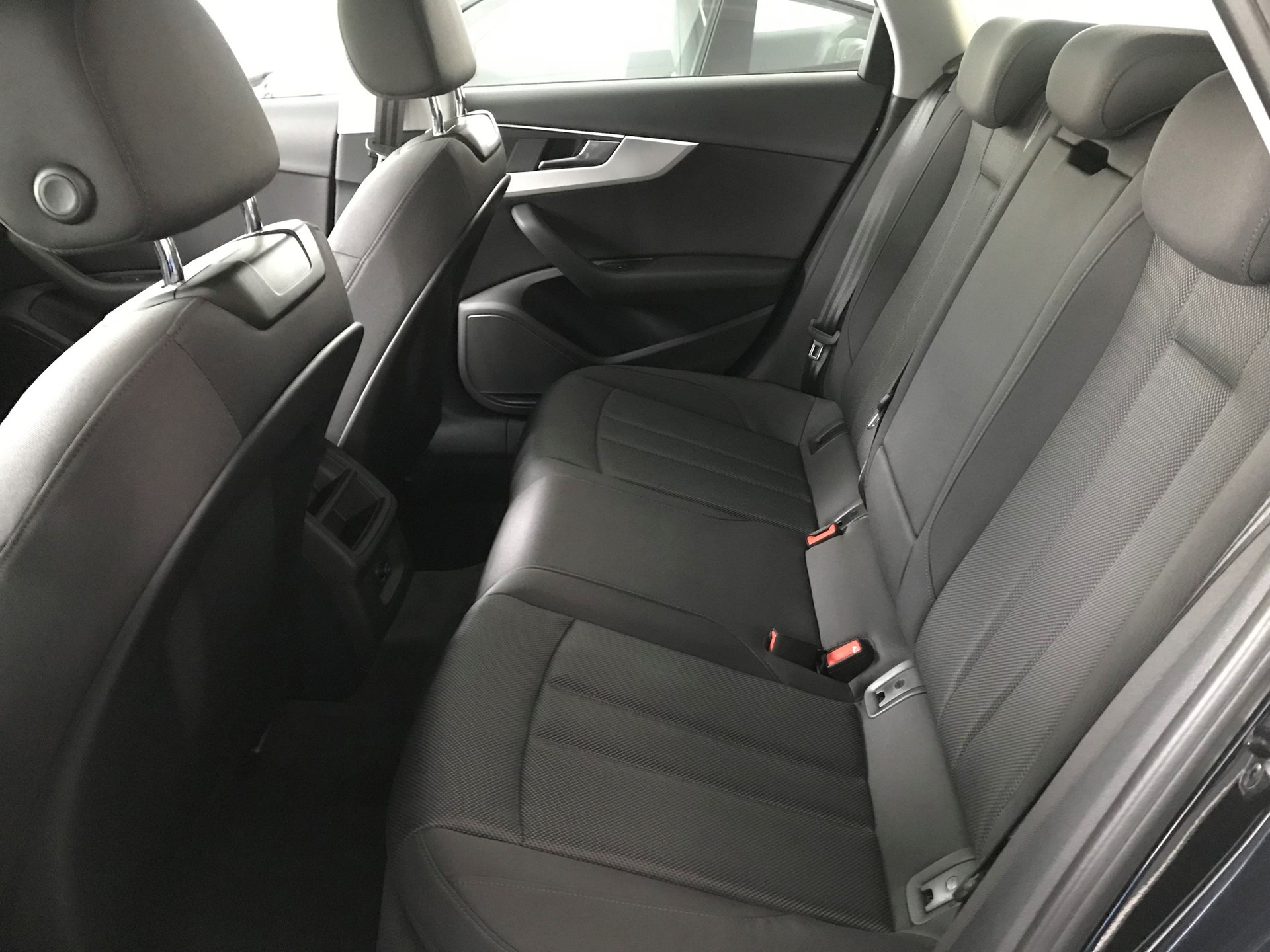 AUDI A4 allroad 2.0 TDI quattro S-tronic-image-14