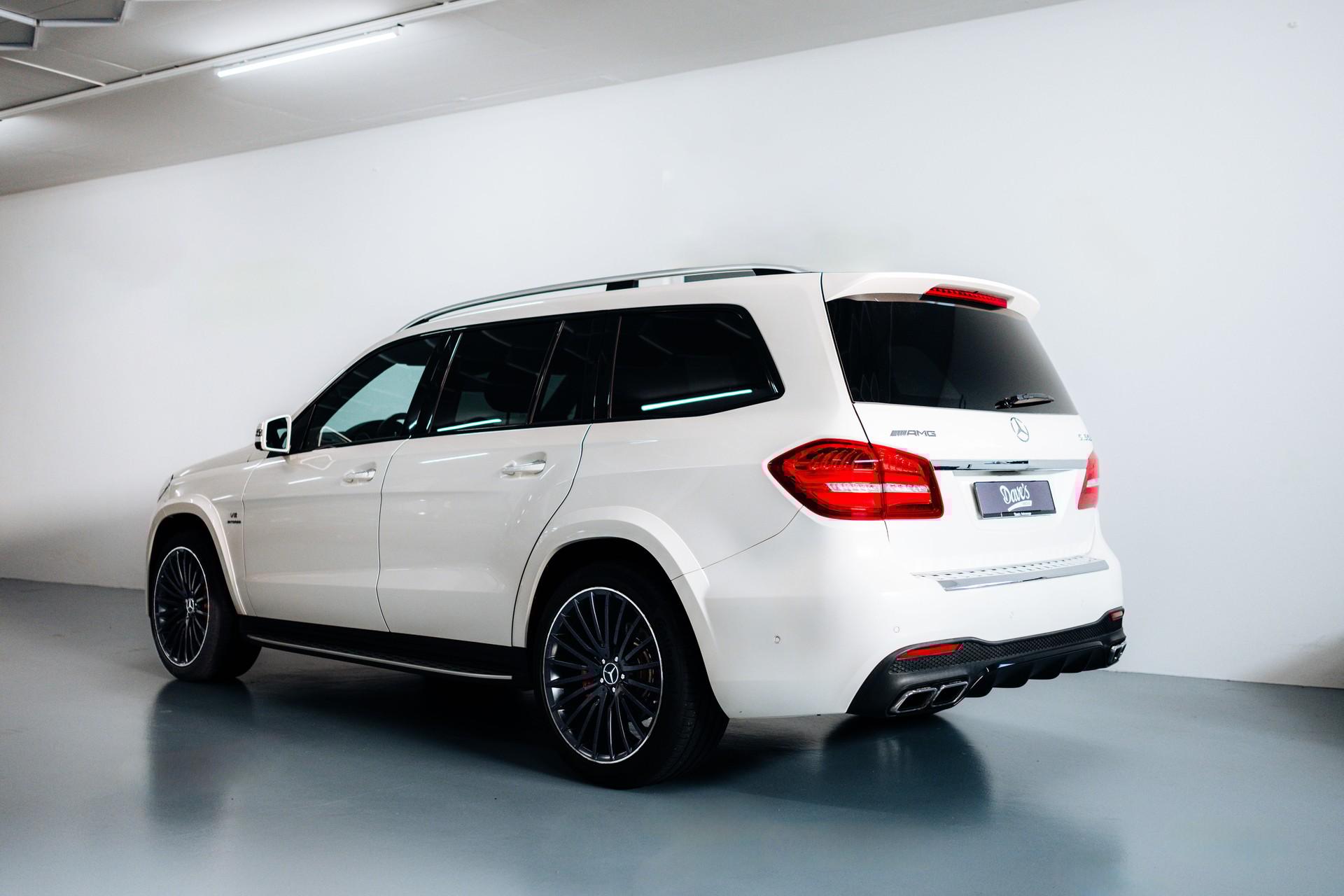MERCEDES-BENZ GLS 63 AMG-showroom-element-1