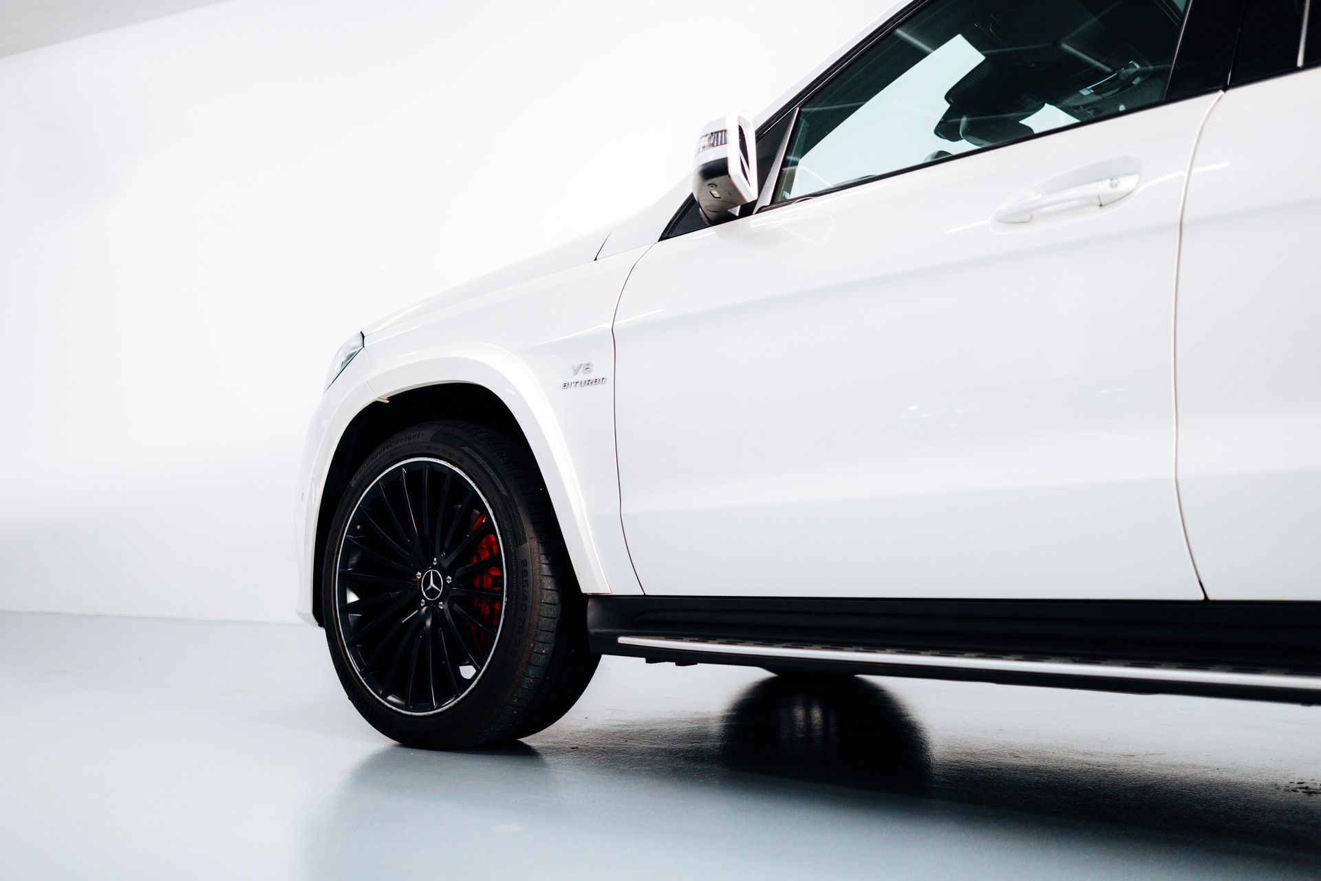 MERCEDES-BENZ GLS 63 AMG-showroom-element-3