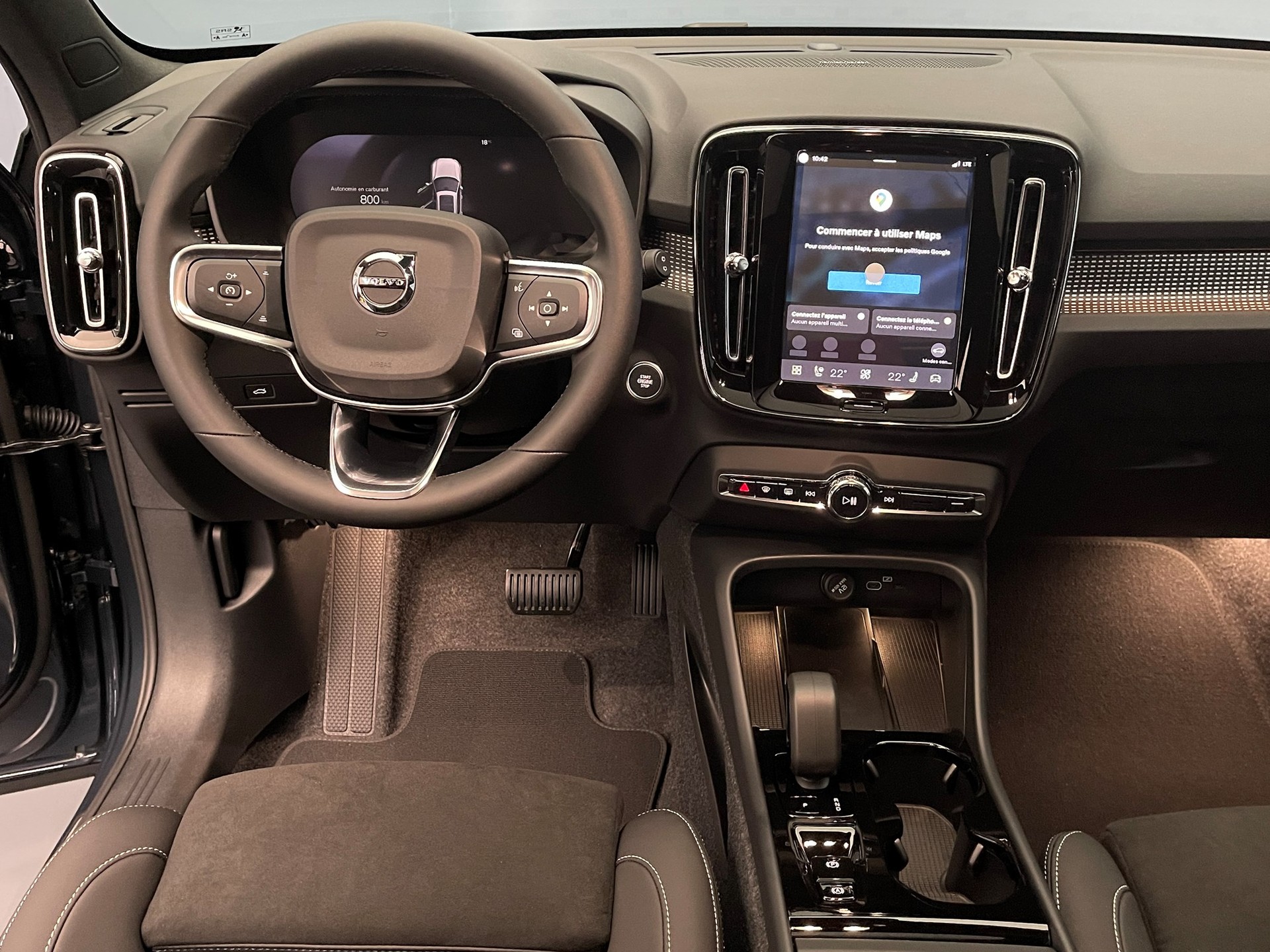 VOLVO XC40 2.0 B4 MH Black Edition-image-11