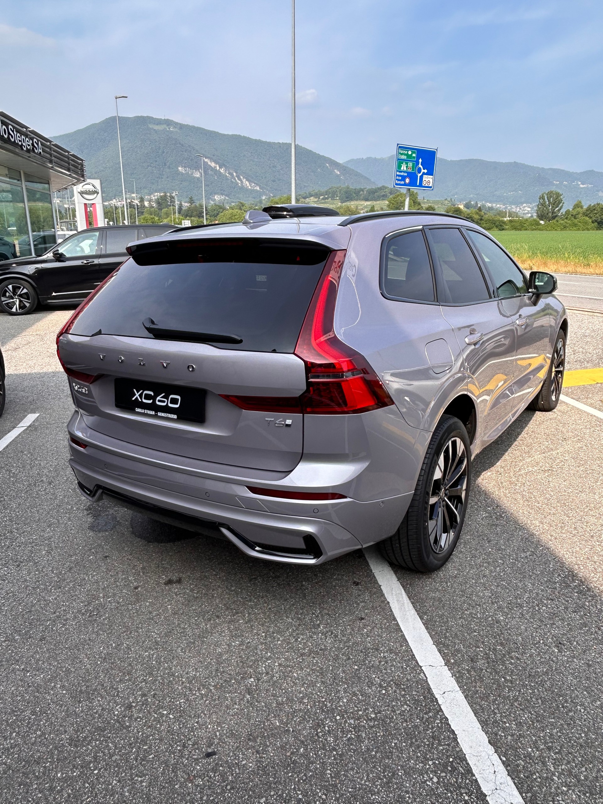 VOLVO XC60 T6 eAWD PluginHybrid Plus Dark Geartronic-showroom-element-3