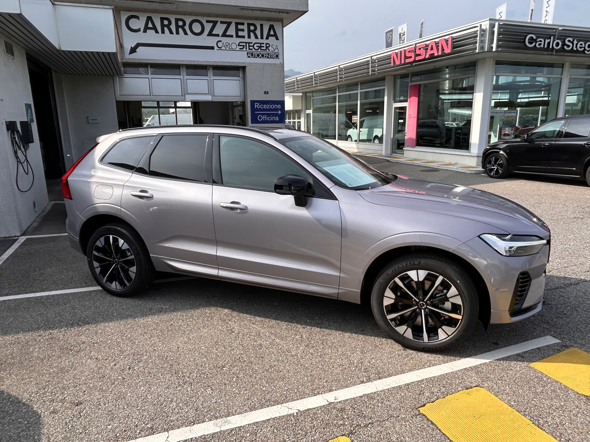 VOLVO XC60 T6 eAWD PluginHybrid Plus Dark Geartronic-showroom-element-2