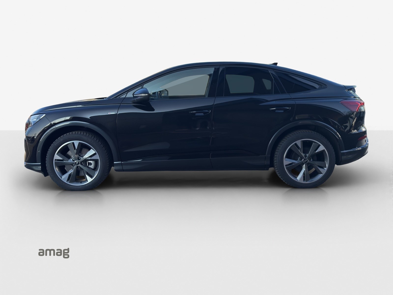AUDI Q4 Sportback e-tron 55 quattro-showroom-element-1