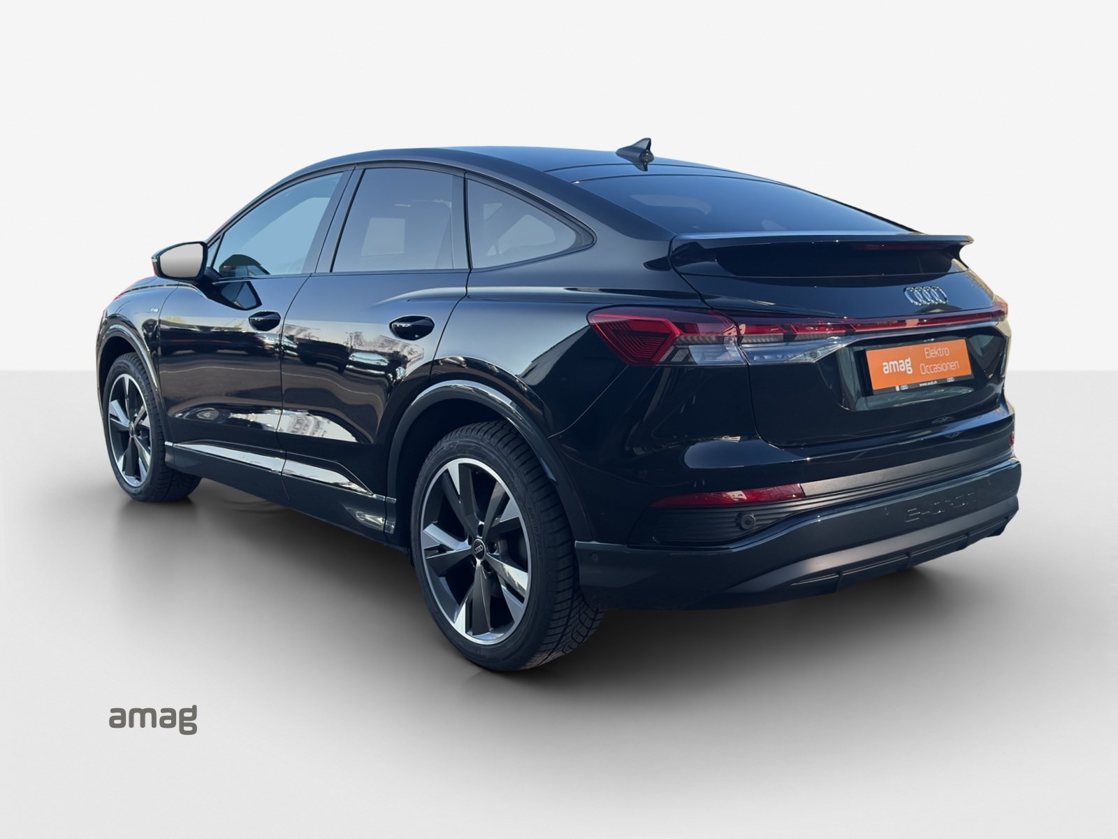 AUDI Q4 Sportback e-tron 55 quattro-showroom-element-2