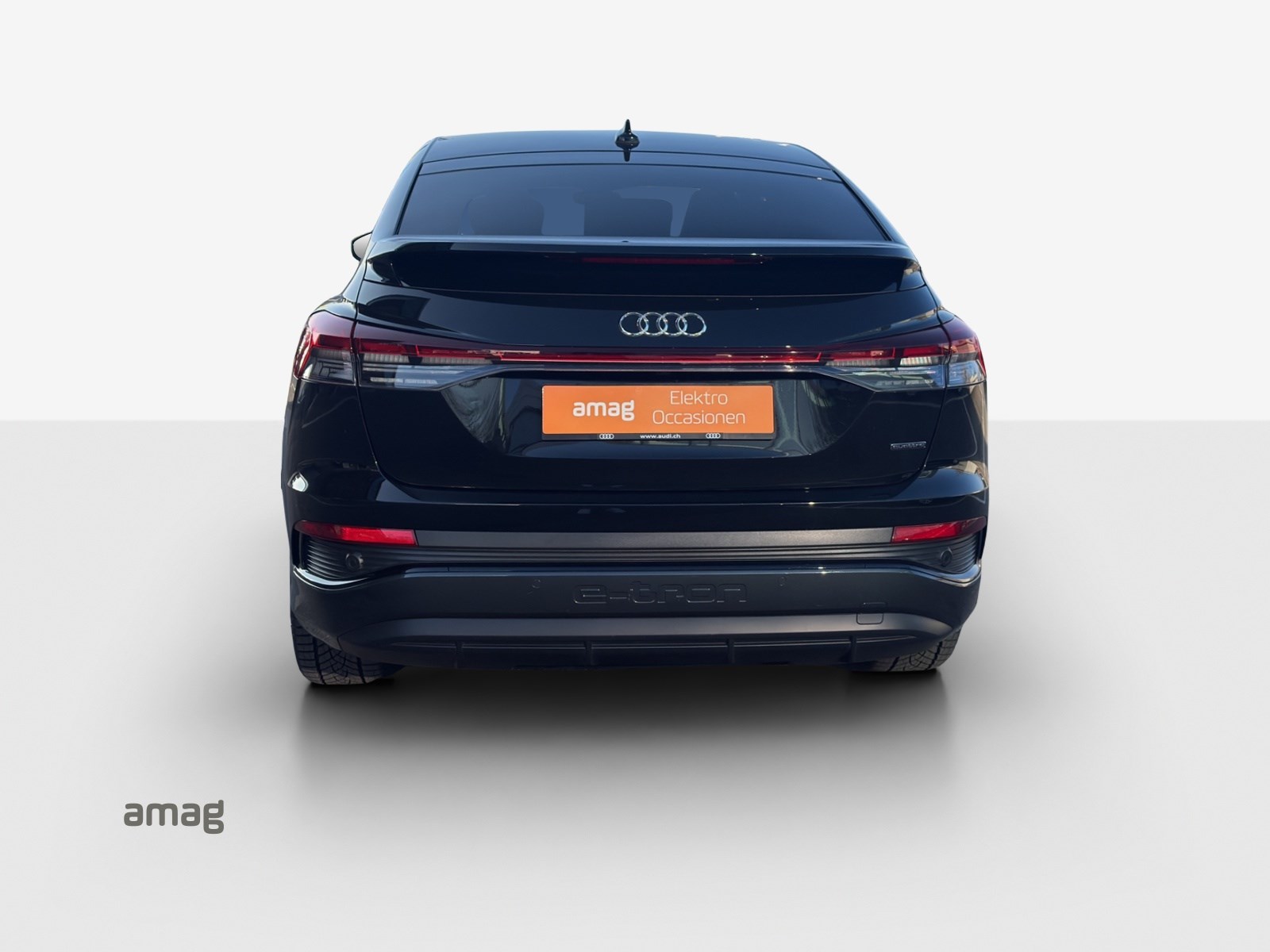 AUDI Q4 Sportback e-tron 55 quattro-showroom-element-3