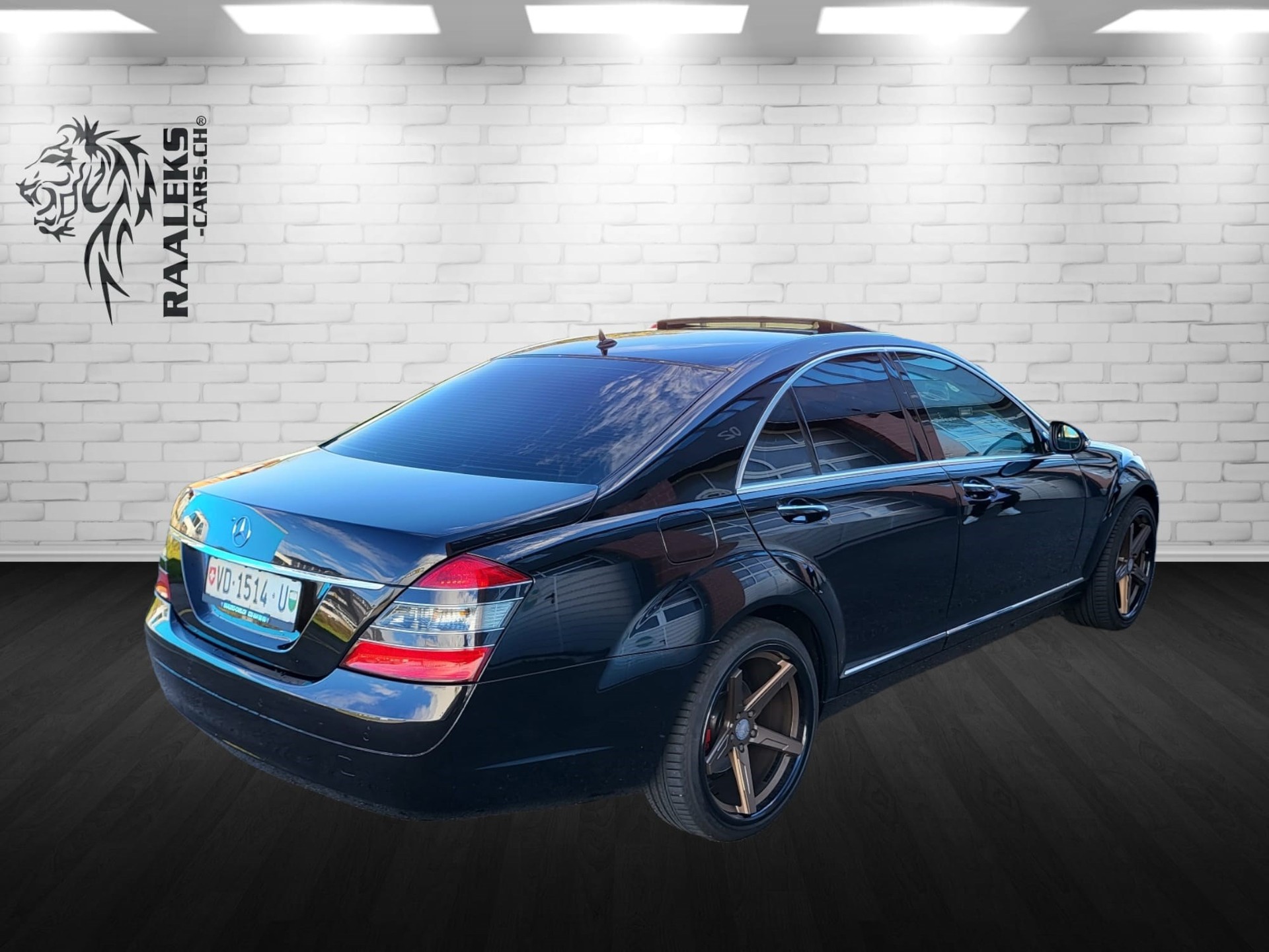 MERCEDES-BENZ S 350 4Matic 7G-Tronic-showroom-element-3