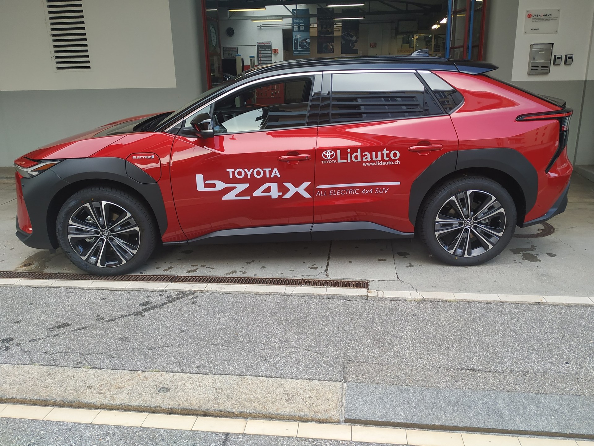 TOYOTA bZ4X Premium 71,4 kWh 4WD