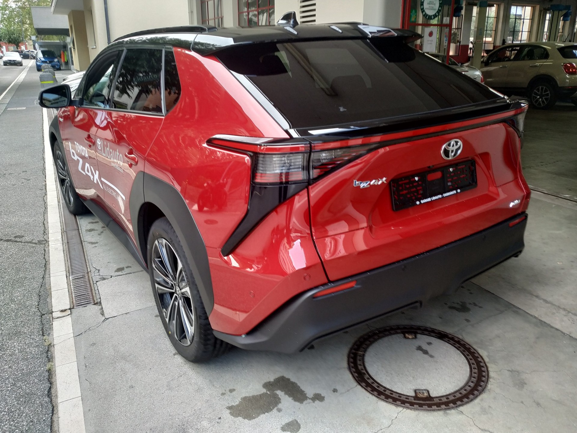 TOYOTA bZ4X Premium 71,4 kWh 4WD-showroom-element-2