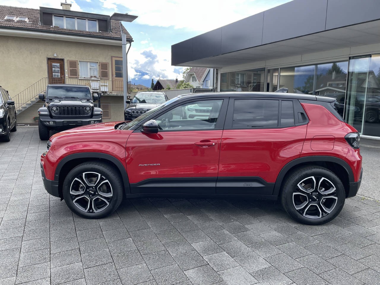 JEEP Avenger Summit-image-1