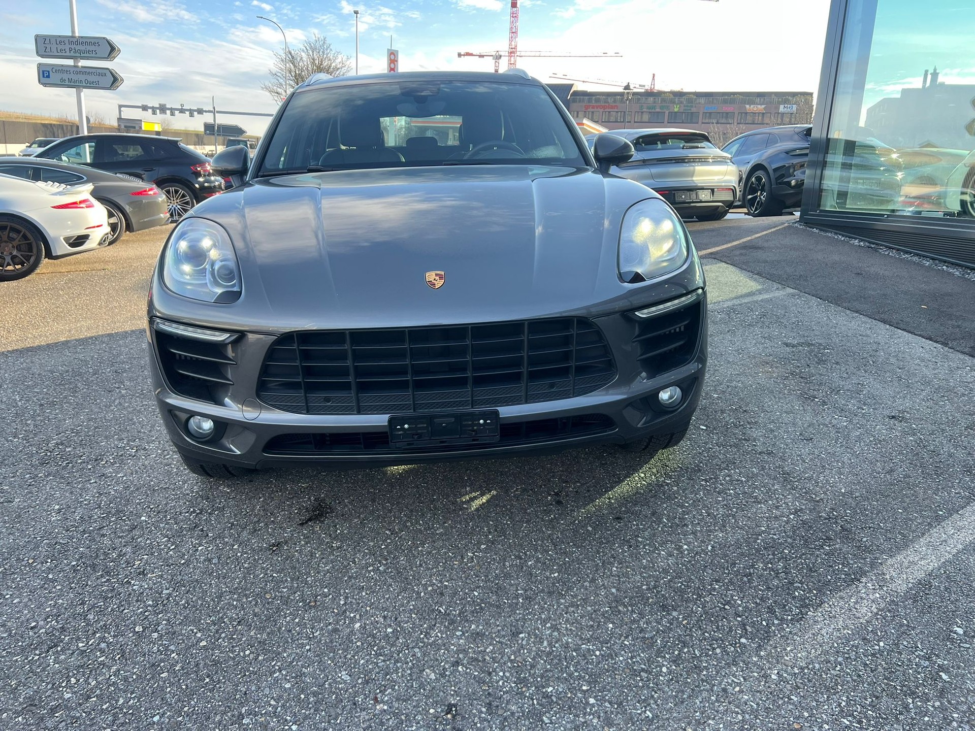 PORSCHE Macan S PDK-showroom-element-2