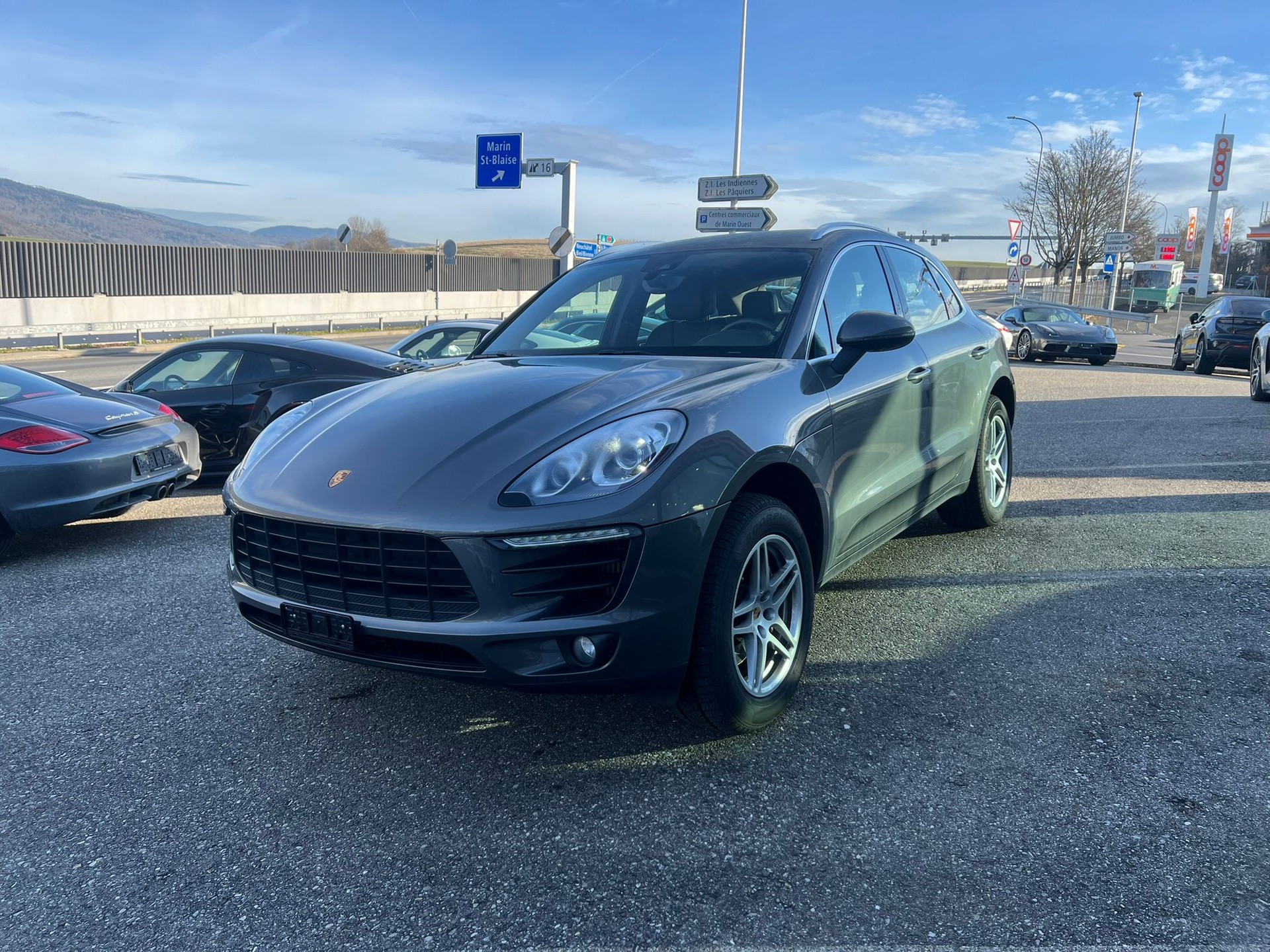 PORSCHE Macan S PDK-showroom-element-3