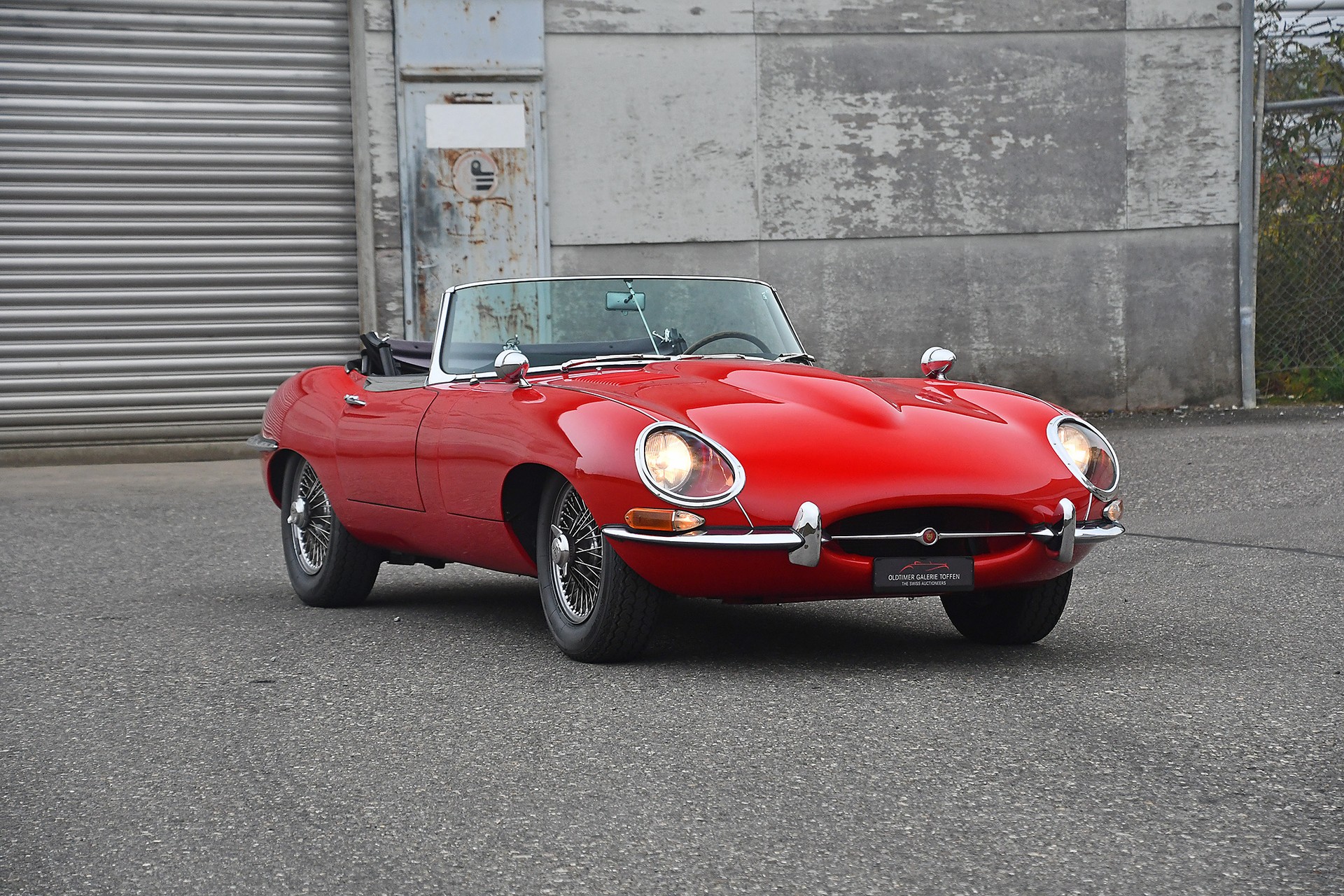JAGUAR E-Type Series 1 3.8-litre Flat Floor Roadster-image-2