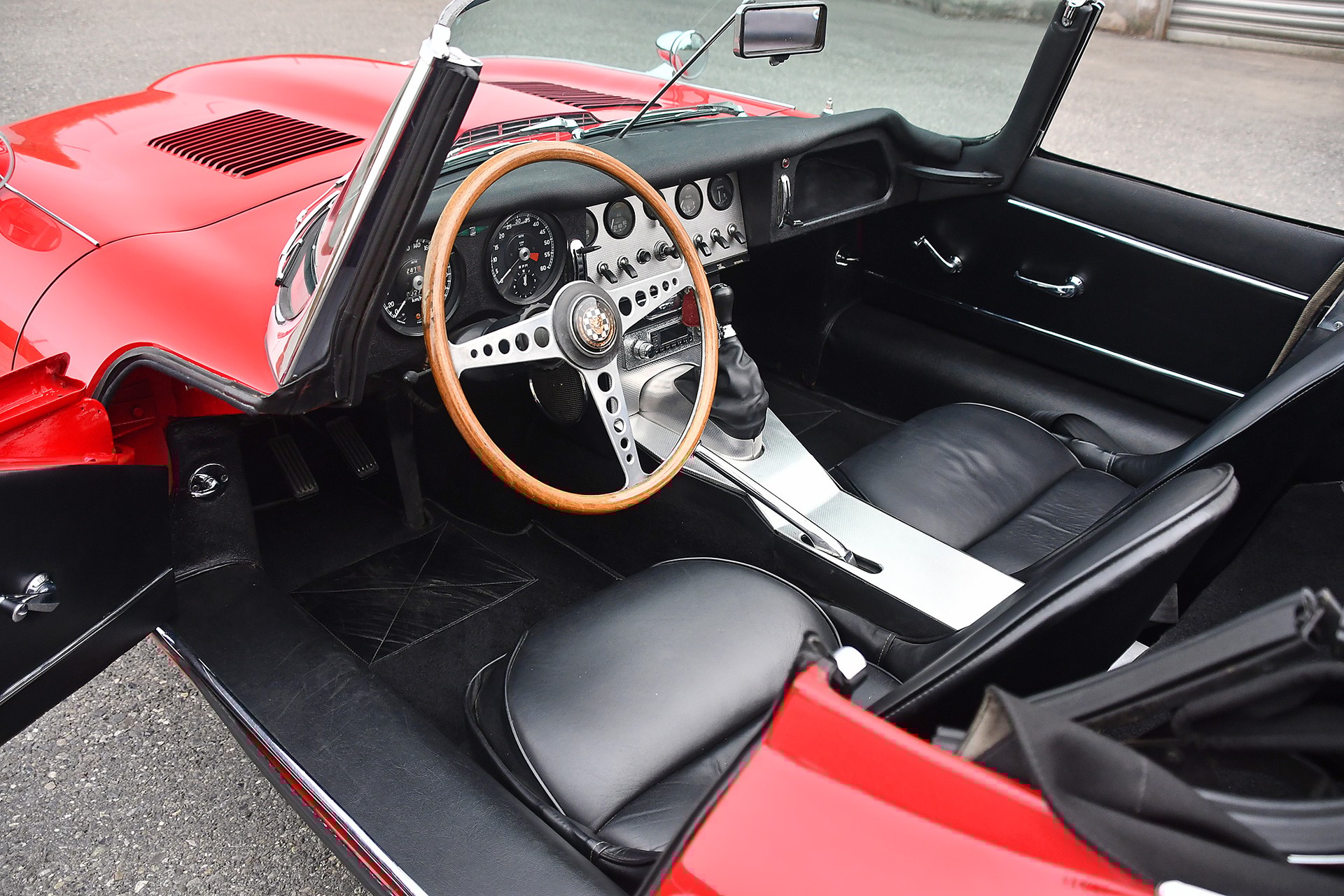 JAGUAR E-Type Series 1 3.8-litre Flat Floor Roadster-image-7