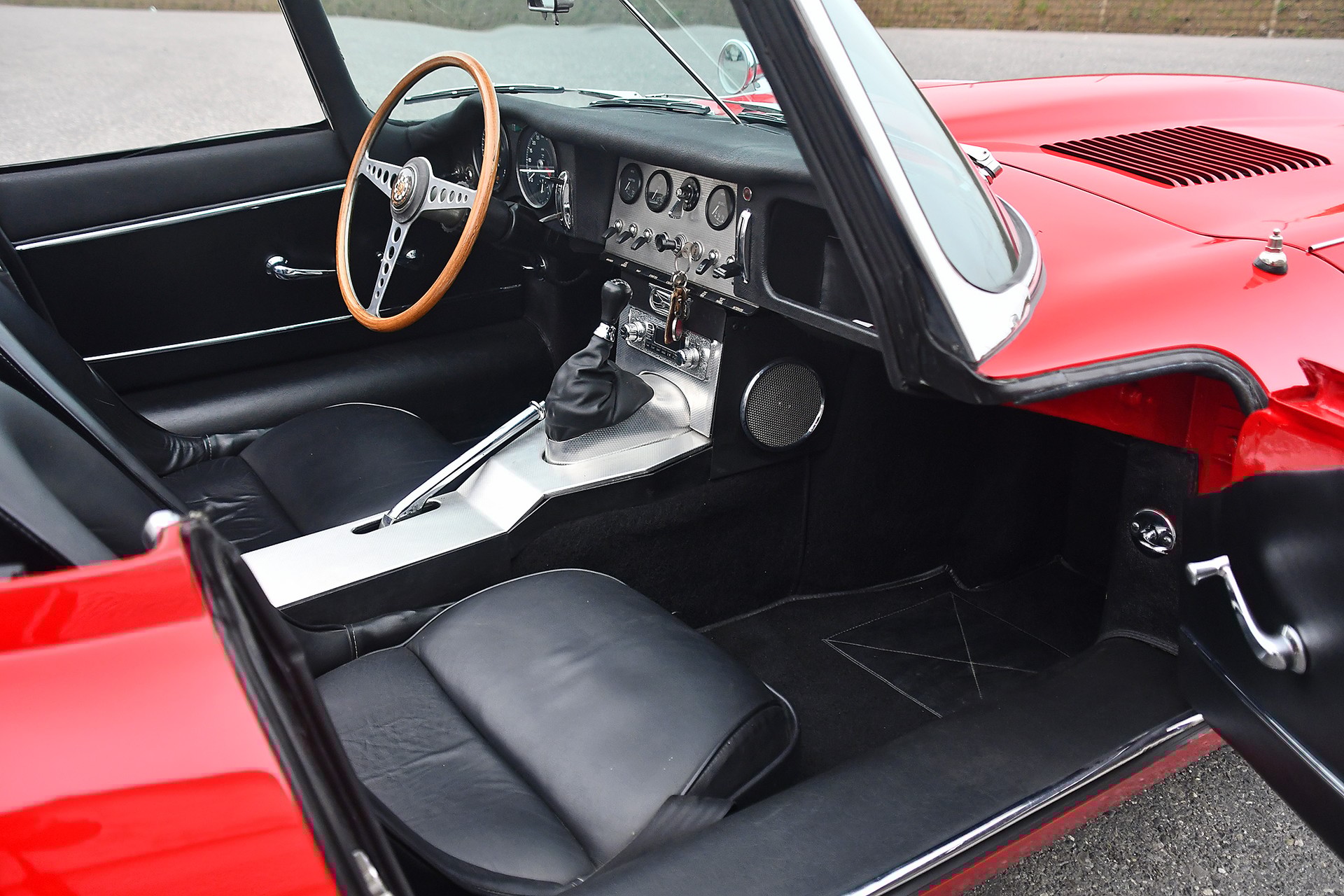 JAGUAR E-Type Series 1 3.8-litre Flat Floor Roadster-image-10