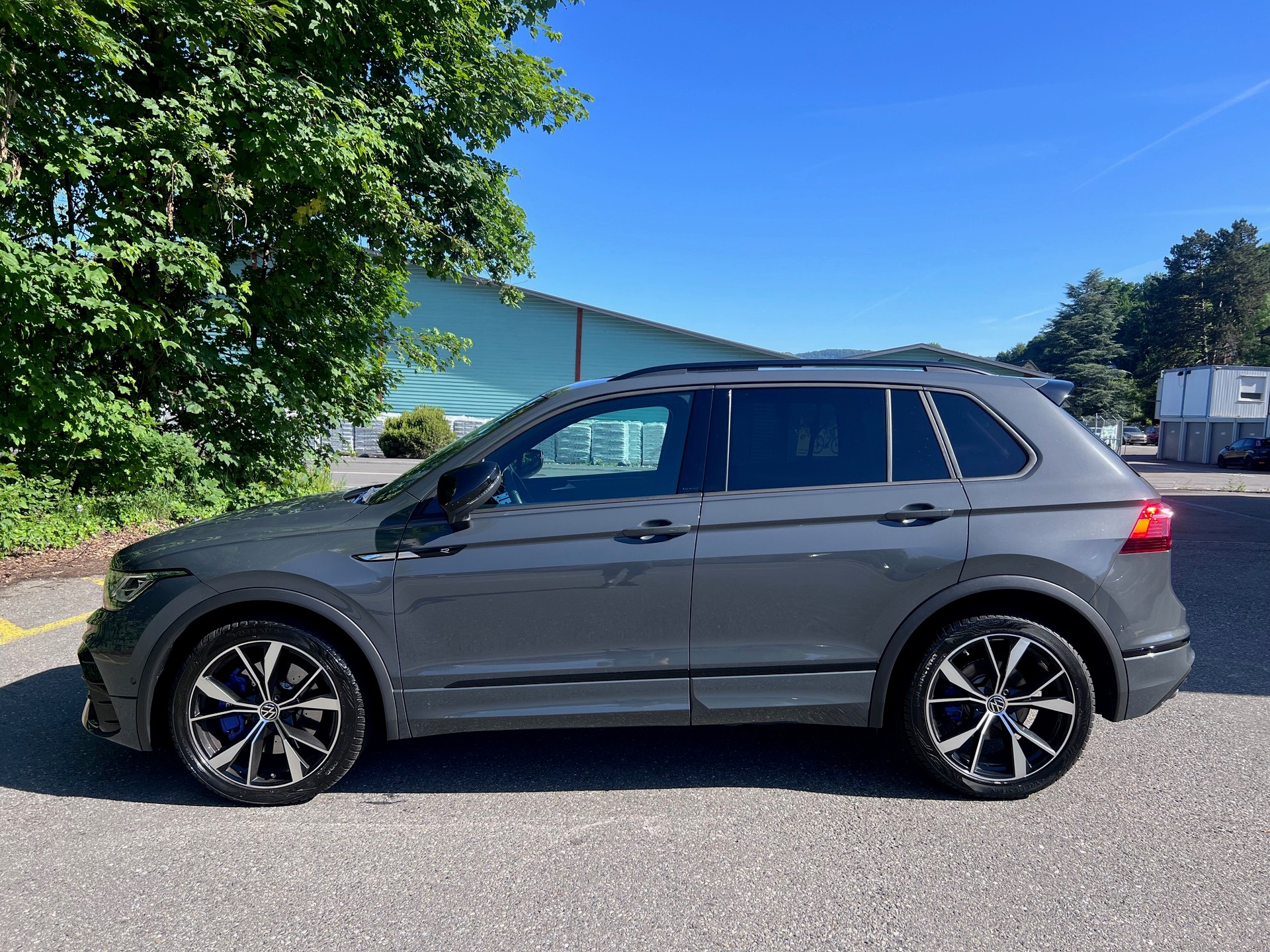 VW Tiguan 2.0TSI R 4Motion DSG-showroom-element-1