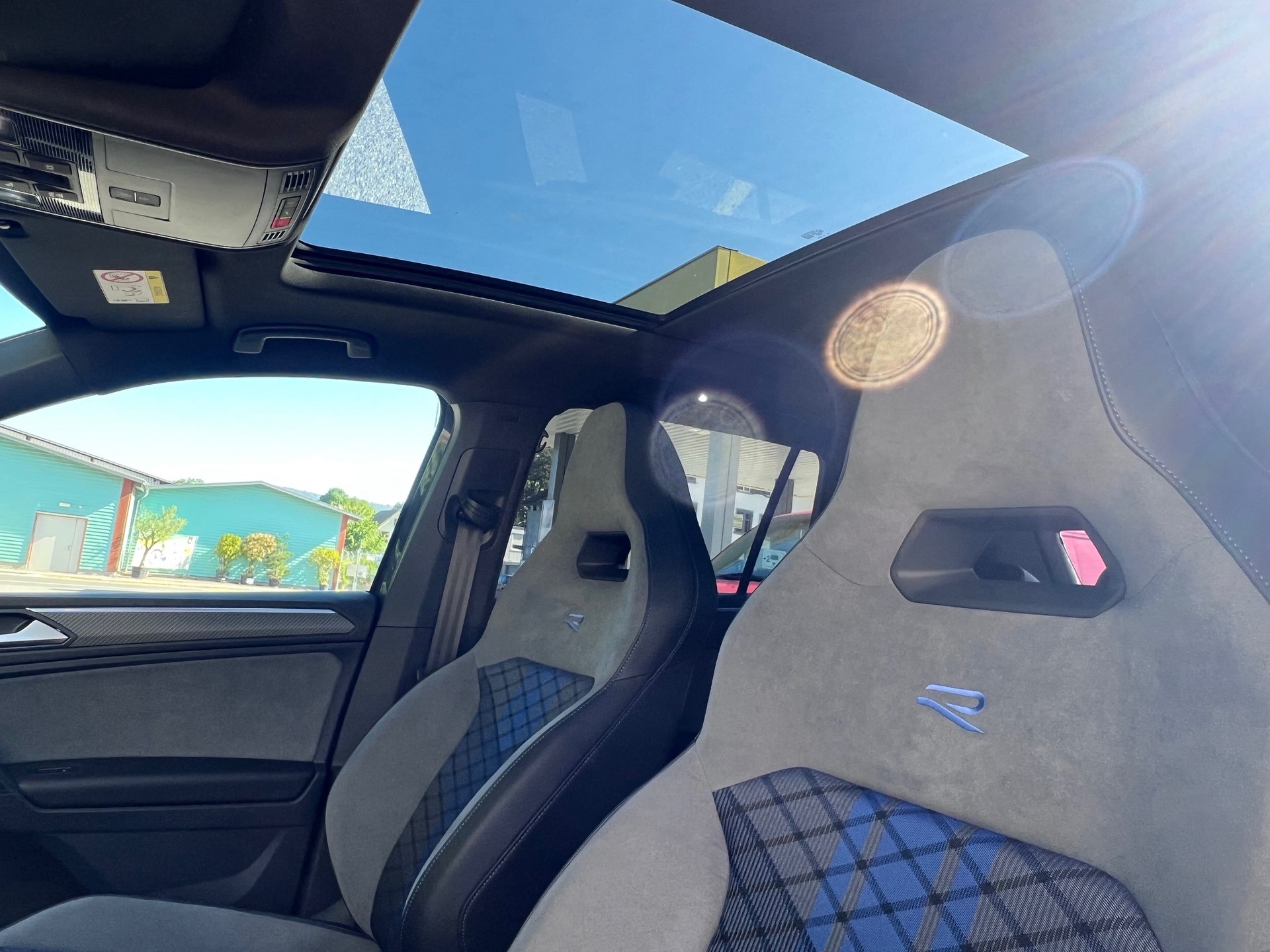 VW Tiguan 2.0TSI R 4Motion DSG-image-5
