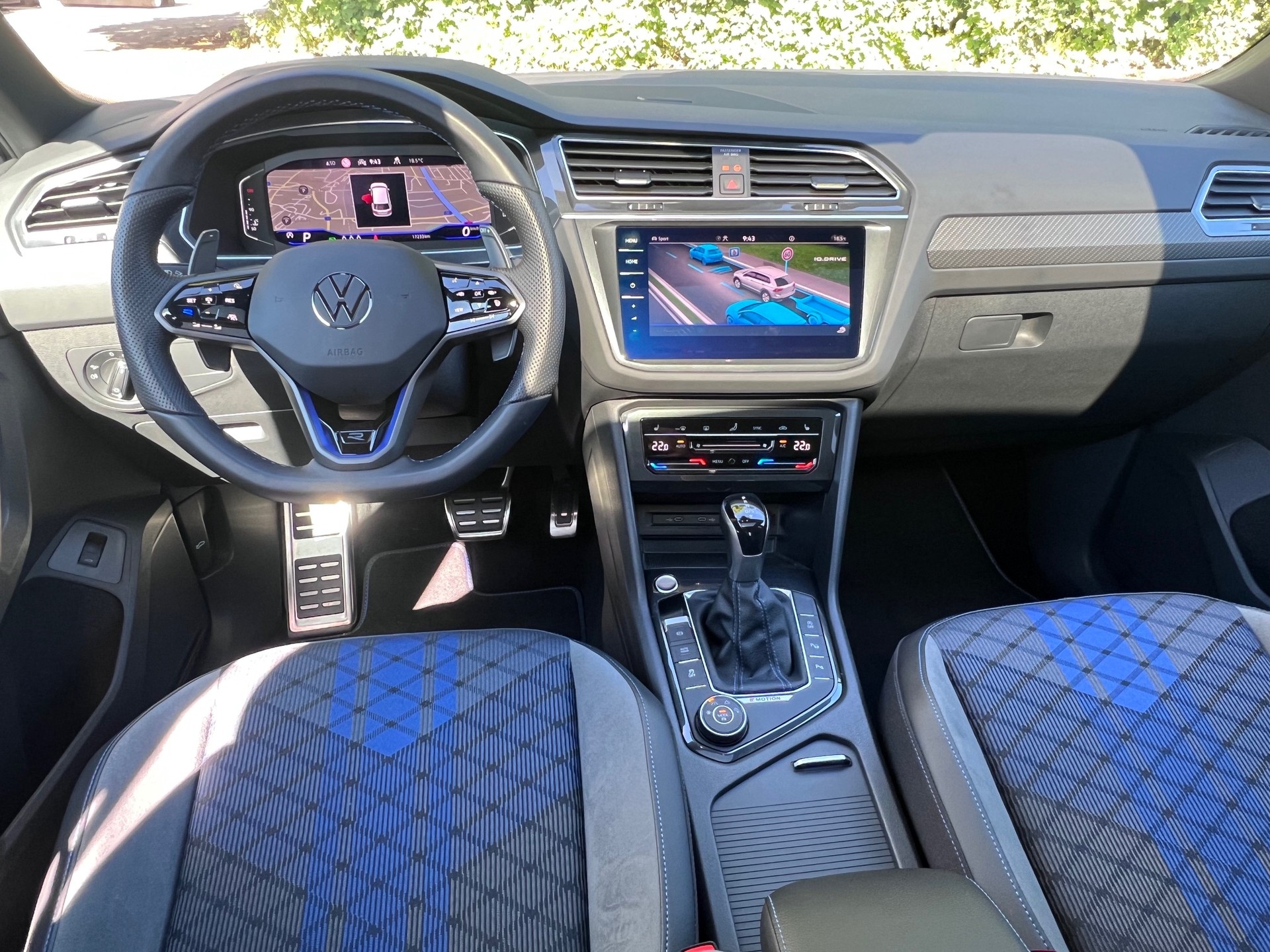 VW Tiguan 2.0TSI R 4Motion DSG-image-4