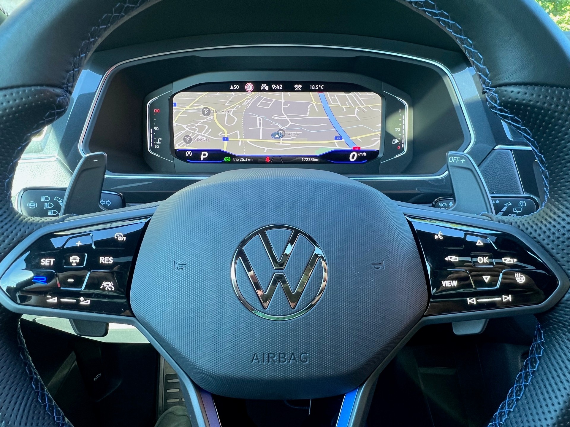 VW Tiguan 2.0TSI R 4Motion DSG-image-9