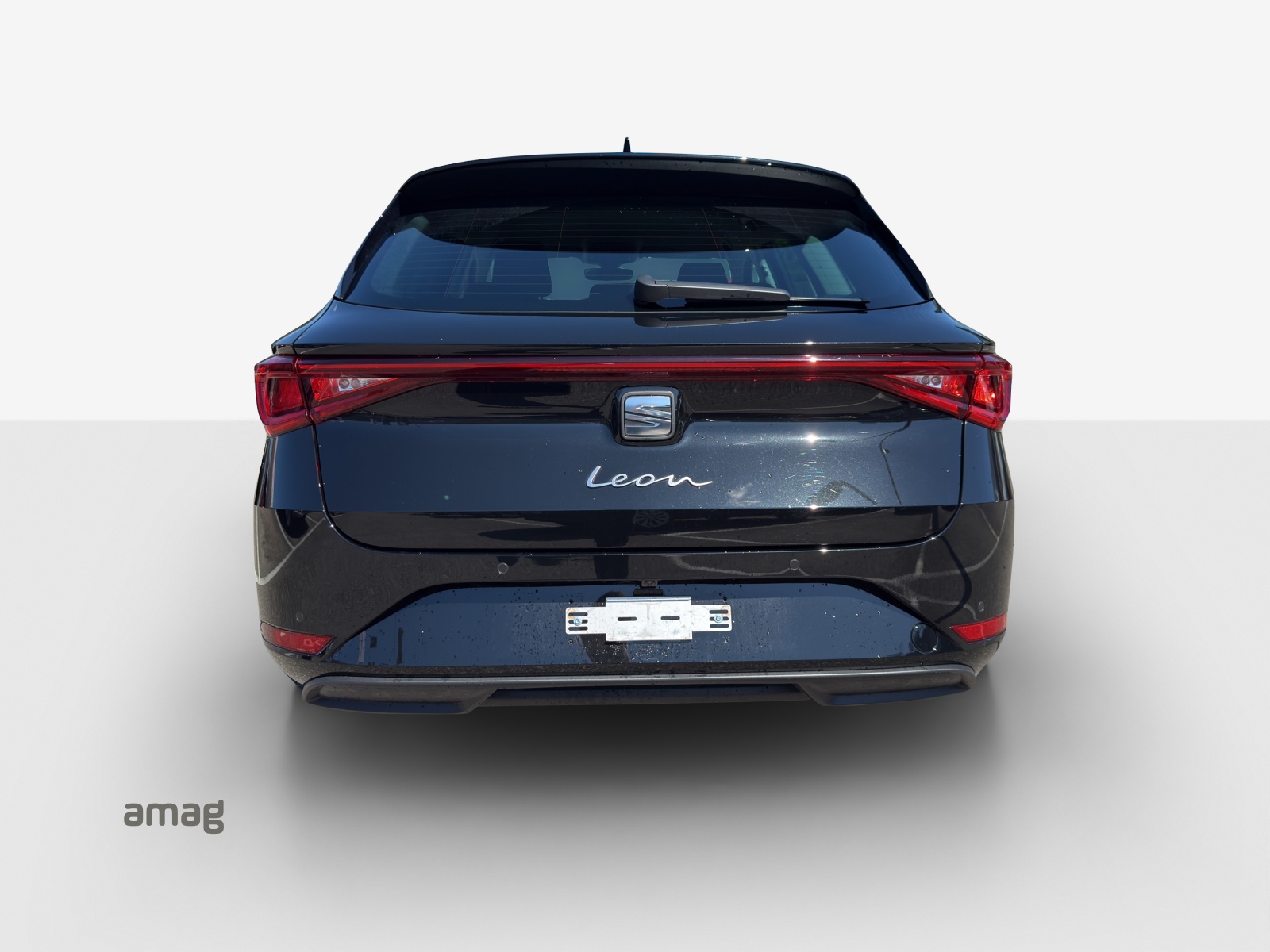 SEAT Leon ST 1.5 eTSI mHEV DSG Style-showroom-element-3