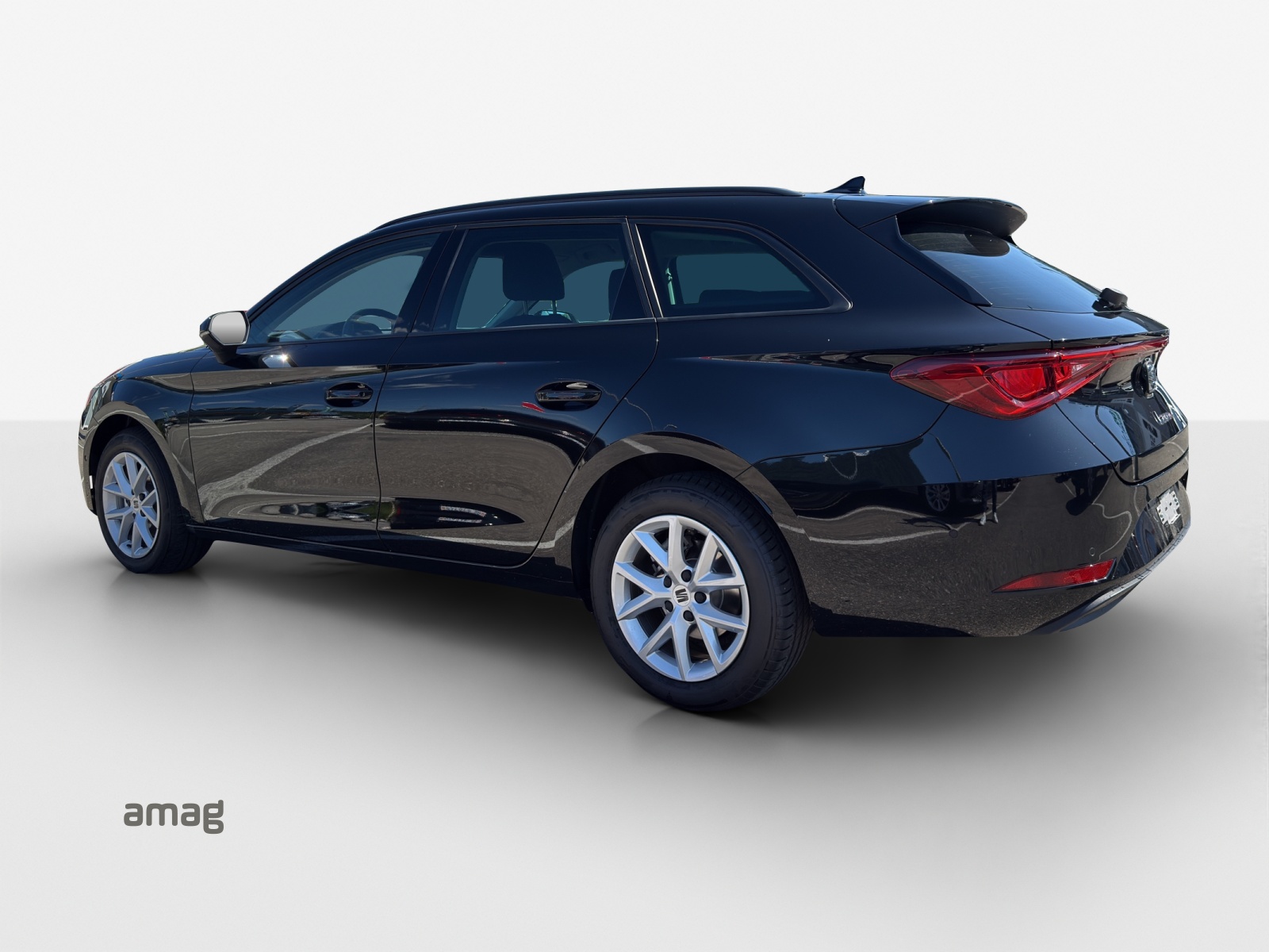 SEAT Leon ST 1.5 eTSI mHEV DSG Style-showroom-element-2