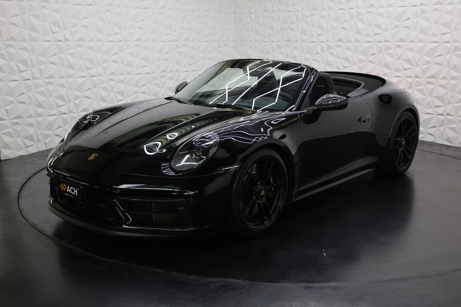 PORSCHE 911 Cabriolet 3.0 Carrera 4 GTS PDK-showroom-element-2