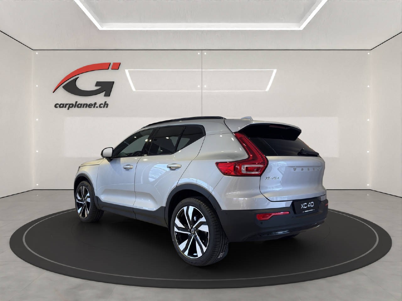 VOLVO XC40 2.0 B4 MH Ultra Dark-showroom-element-2