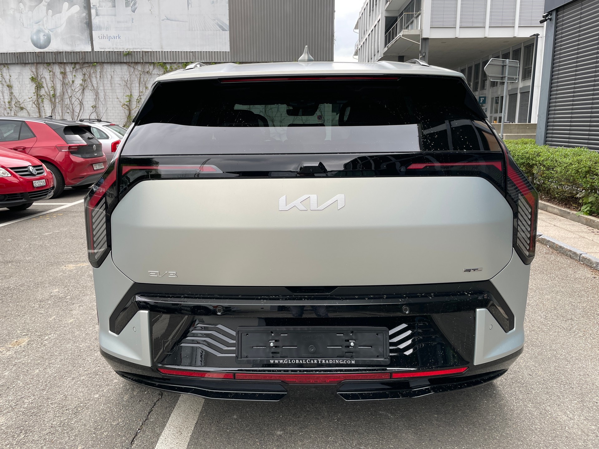KIA EV3 81,4 kWh GT-Line Pack in Ivory Silver MATT mit Panoramadach-showroom-element-3