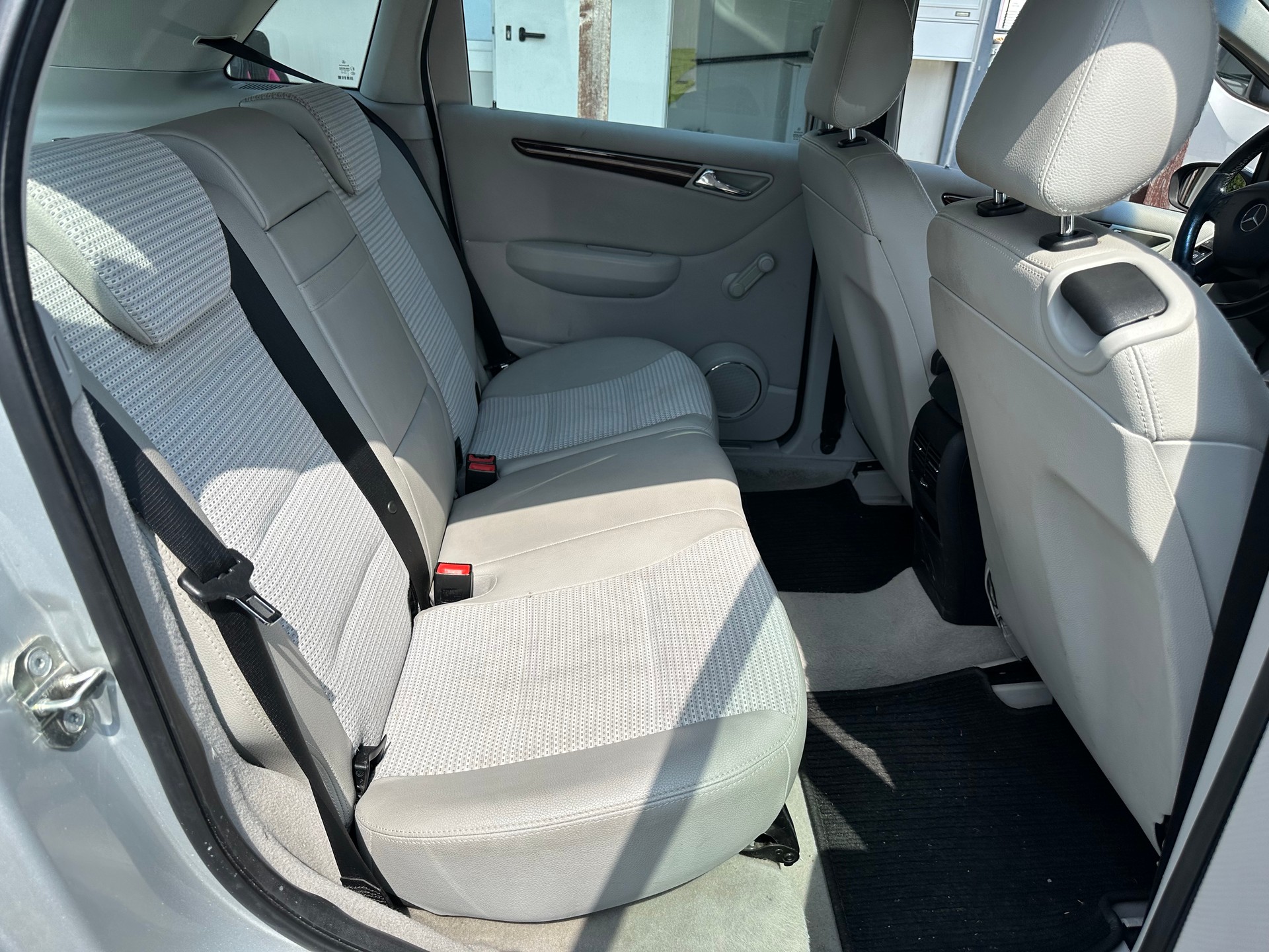 MERCEDES-BENZ B 170-image-6