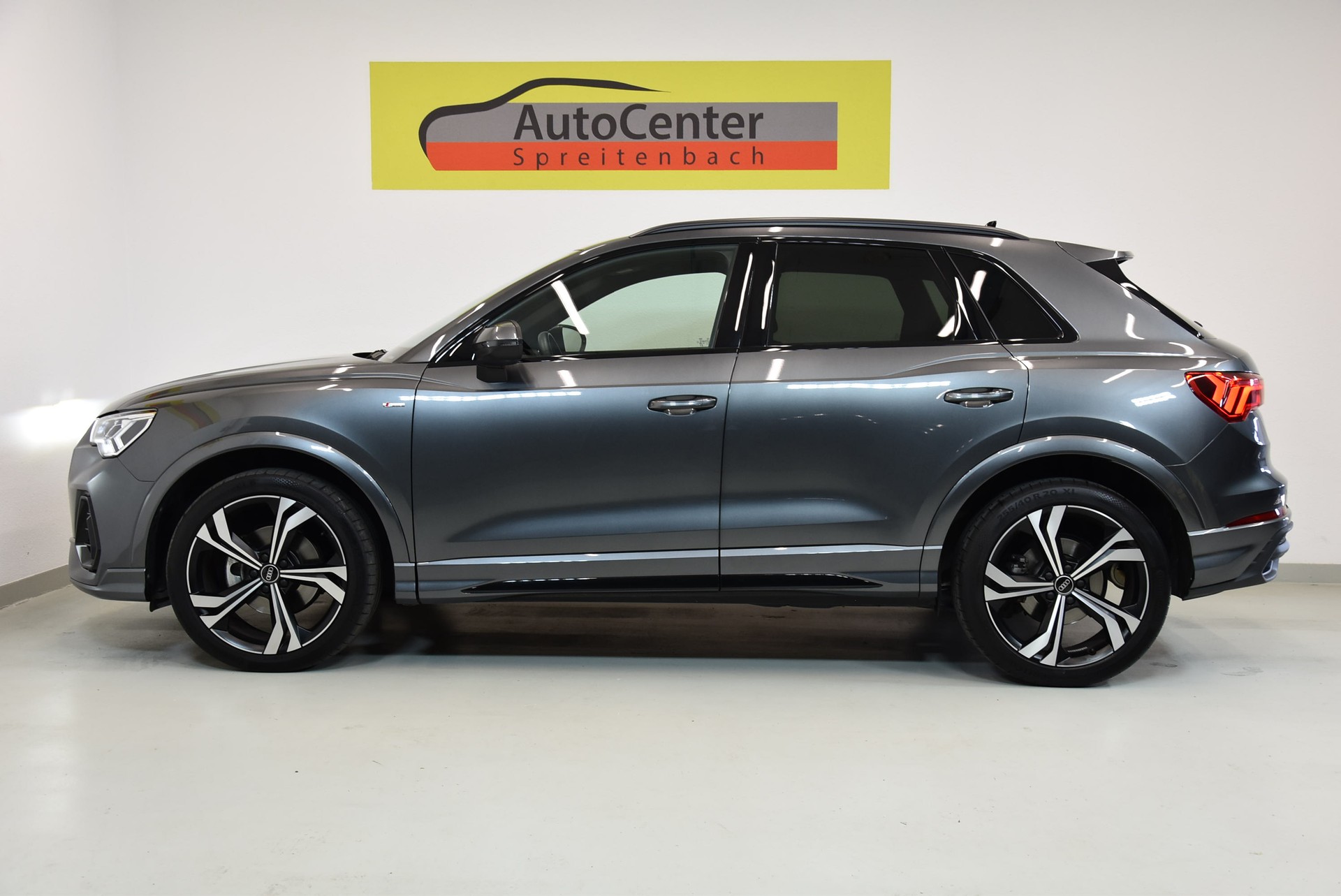 AUDI Q3 35 TFSI S Line Attraction S-tronic-image-10