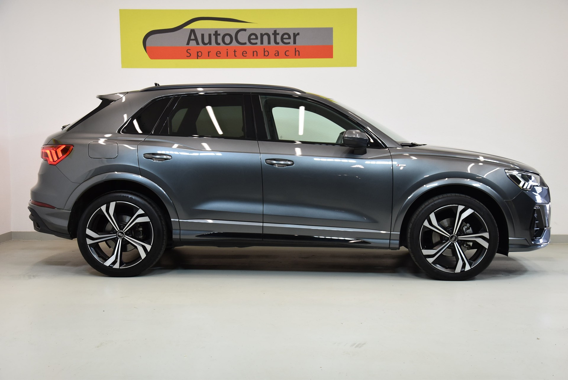 AUDI Q3 35 TFSI S Line Attraction S-tronic-image-13