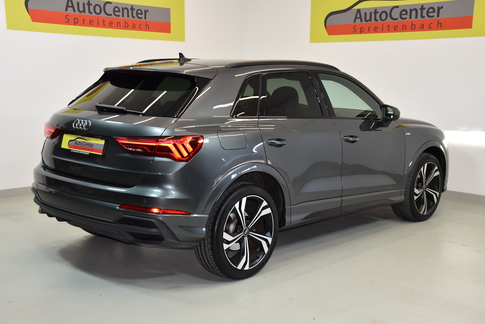 AUDI Q3 35 TFSI S Line Attraction S-tronic-image-14