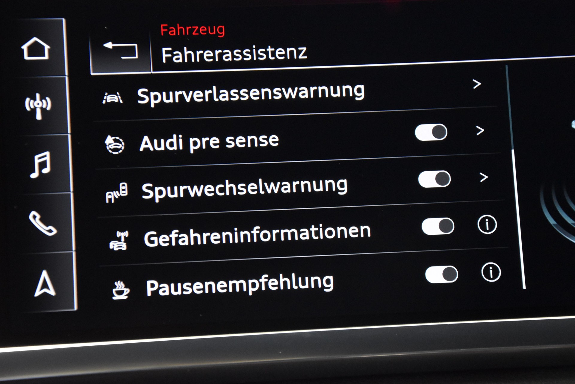 AUDI Q3 35 TFSI S Line Attraction S-tronic-image-7