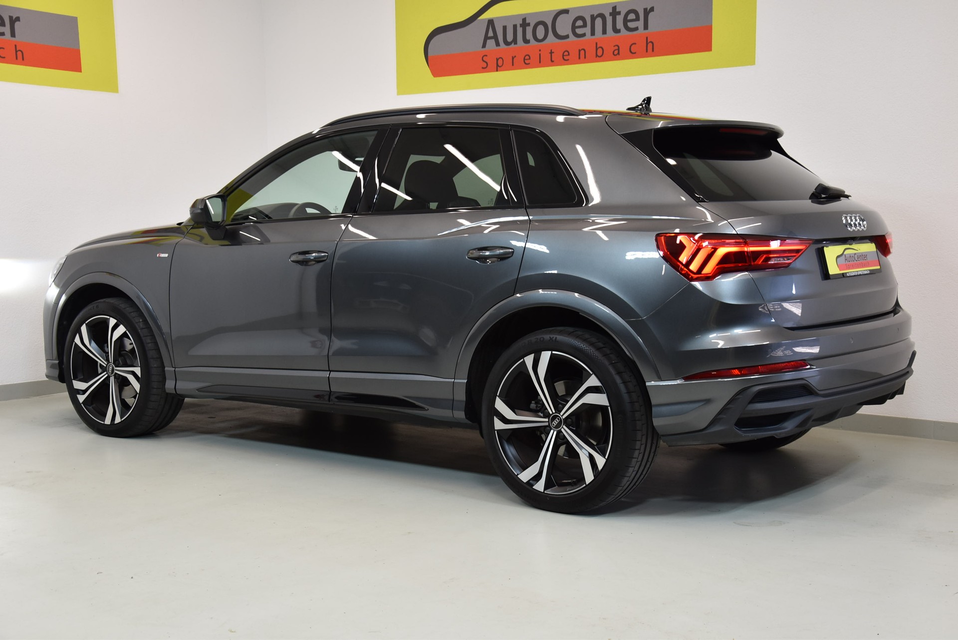 AUDI Q3 35 TFSI S Line Attraction S-tronic-image-11
