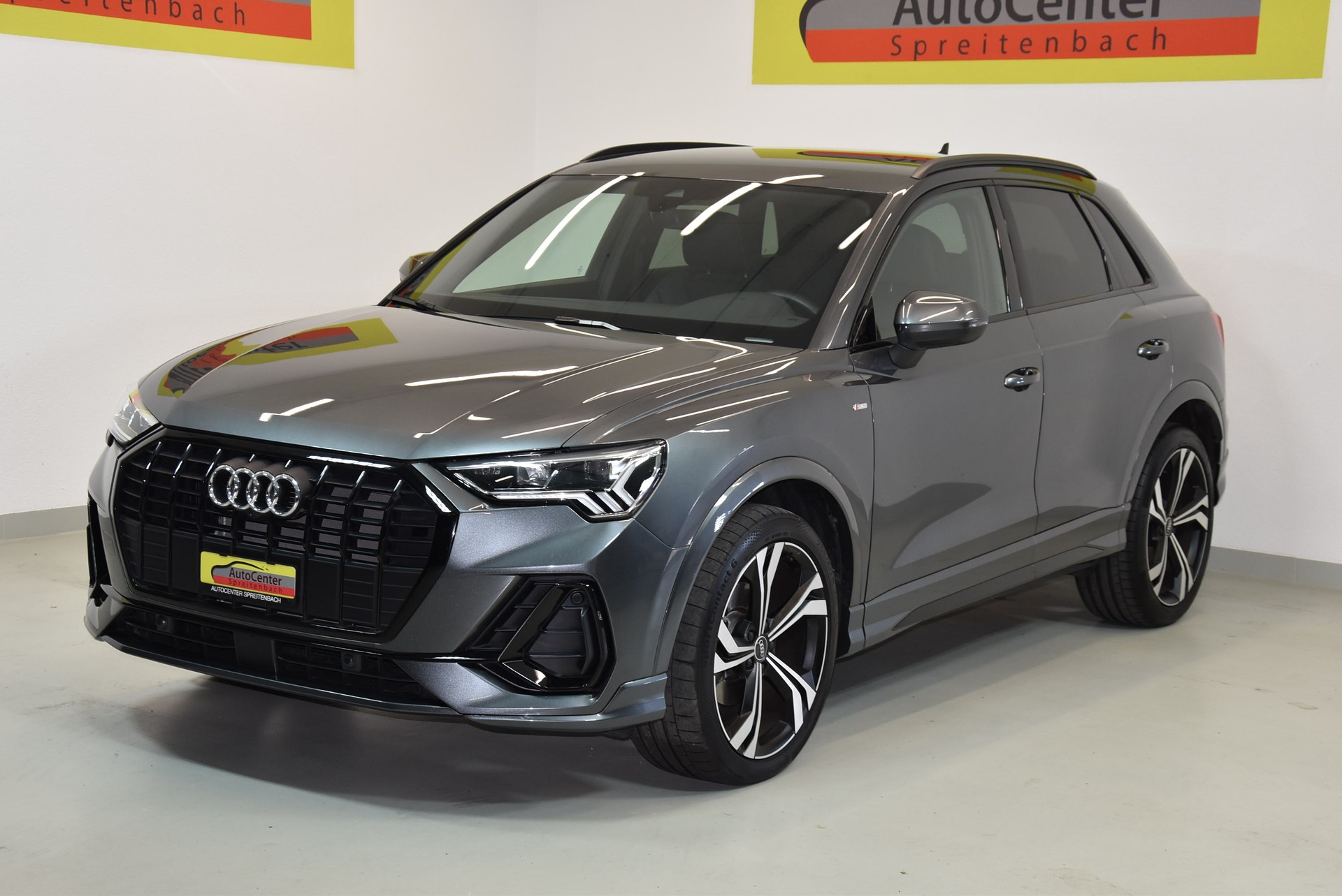 AUDI Q3 35 TFSI S Line Attraction S-tronic-image-1