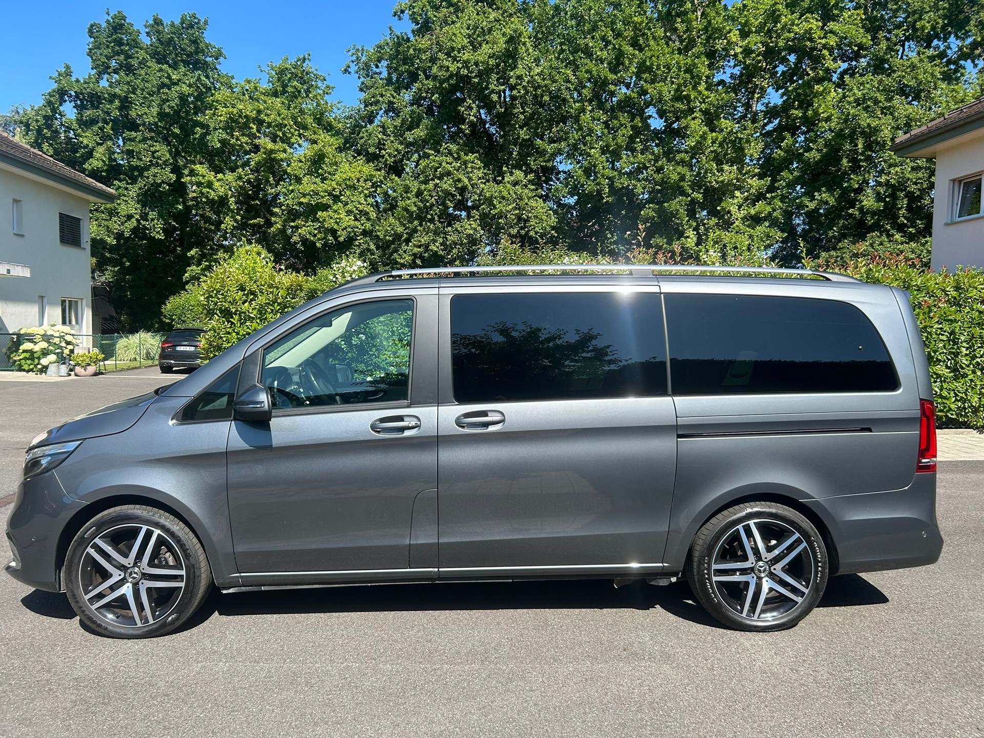 MERCEDES-BENZ V 300 d lang Swiss Edition 4Matic 9G-Tronic