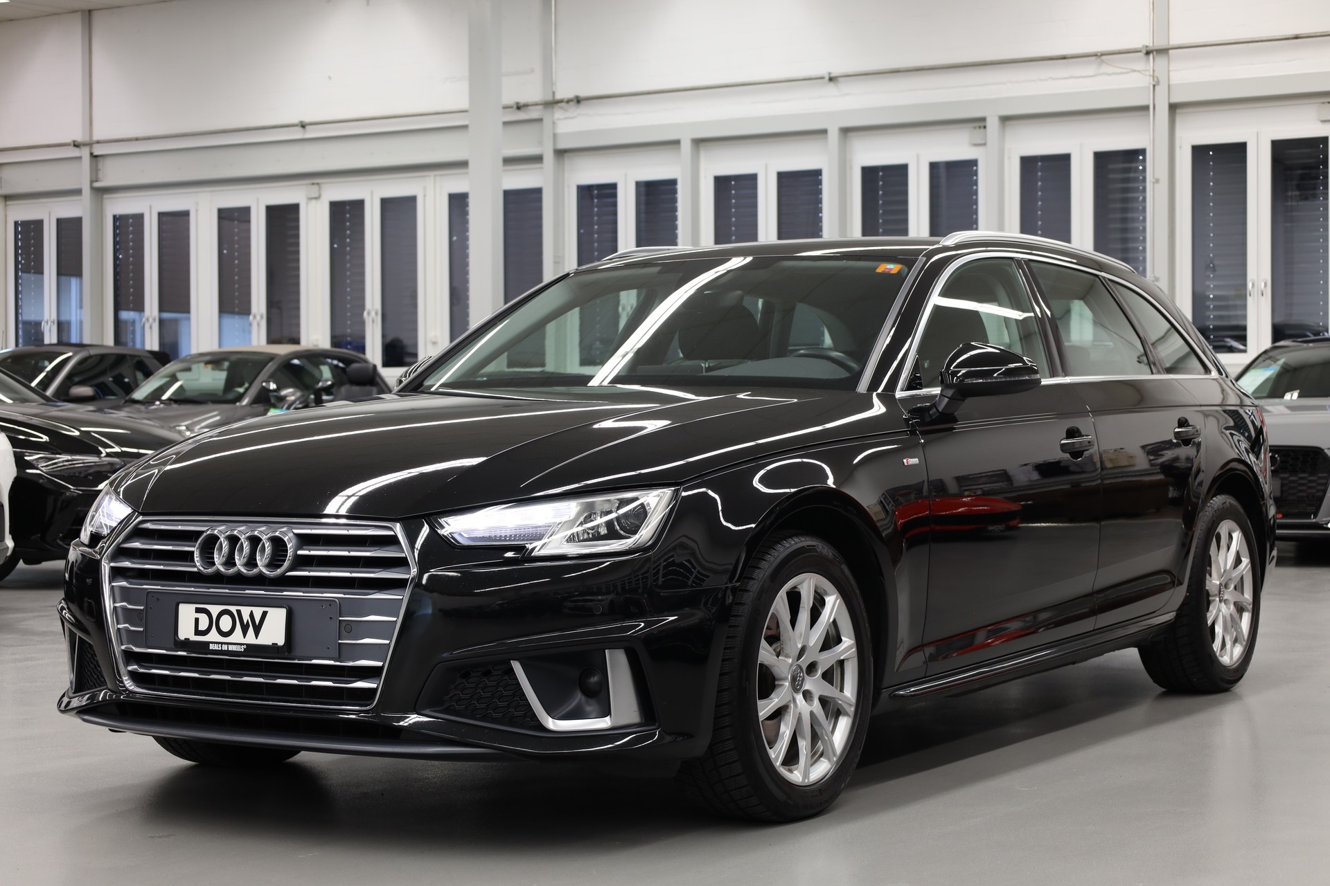 AUDI A4 Avant 2.0 35 TDI Design S-Tronic-showroom-element-2