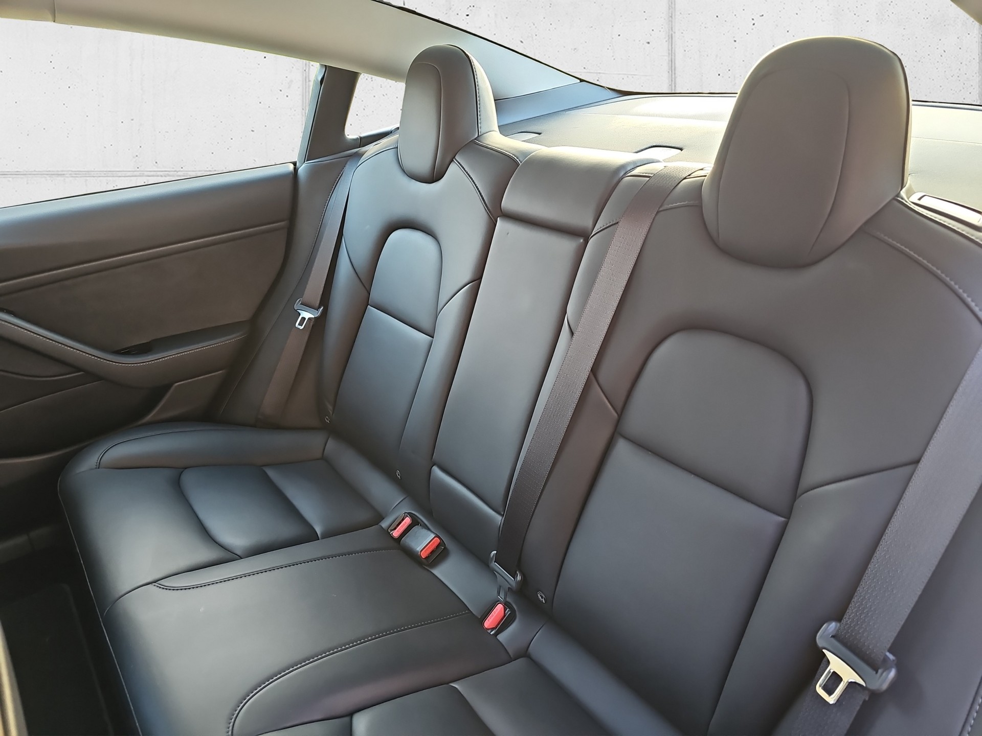TESLA Model 3 Long Range Dual Motor AWD-image-21