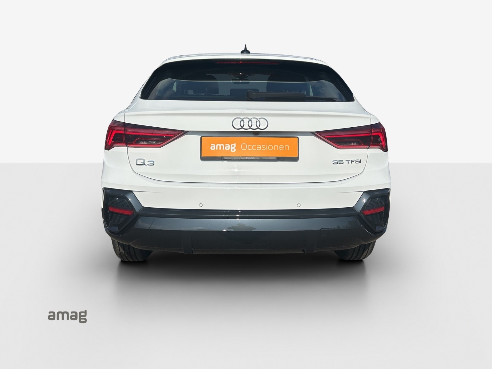 AUDI Q3 Sportback 35 TFSI Attraction-showroom-element-3