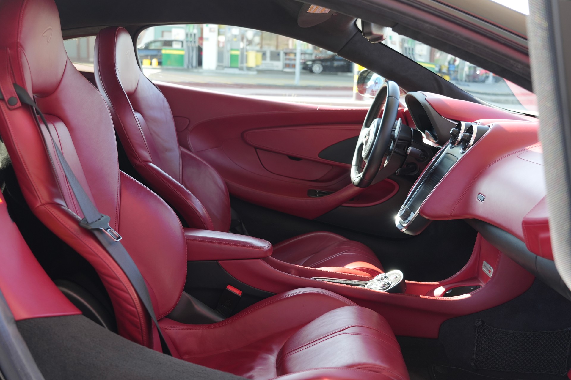 McLAREN 570S Coupé 3.8 V8 SSG-image-12