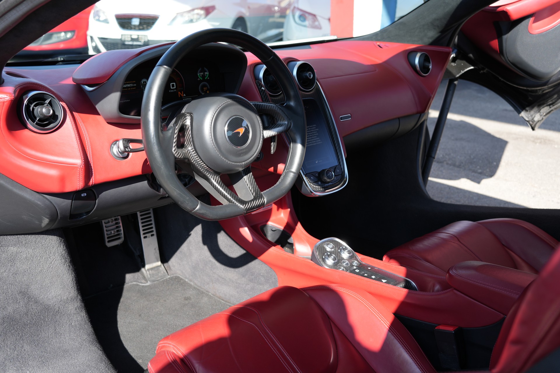 McLAREN 570S Coupé 3.8 V8 SSG-image-11
