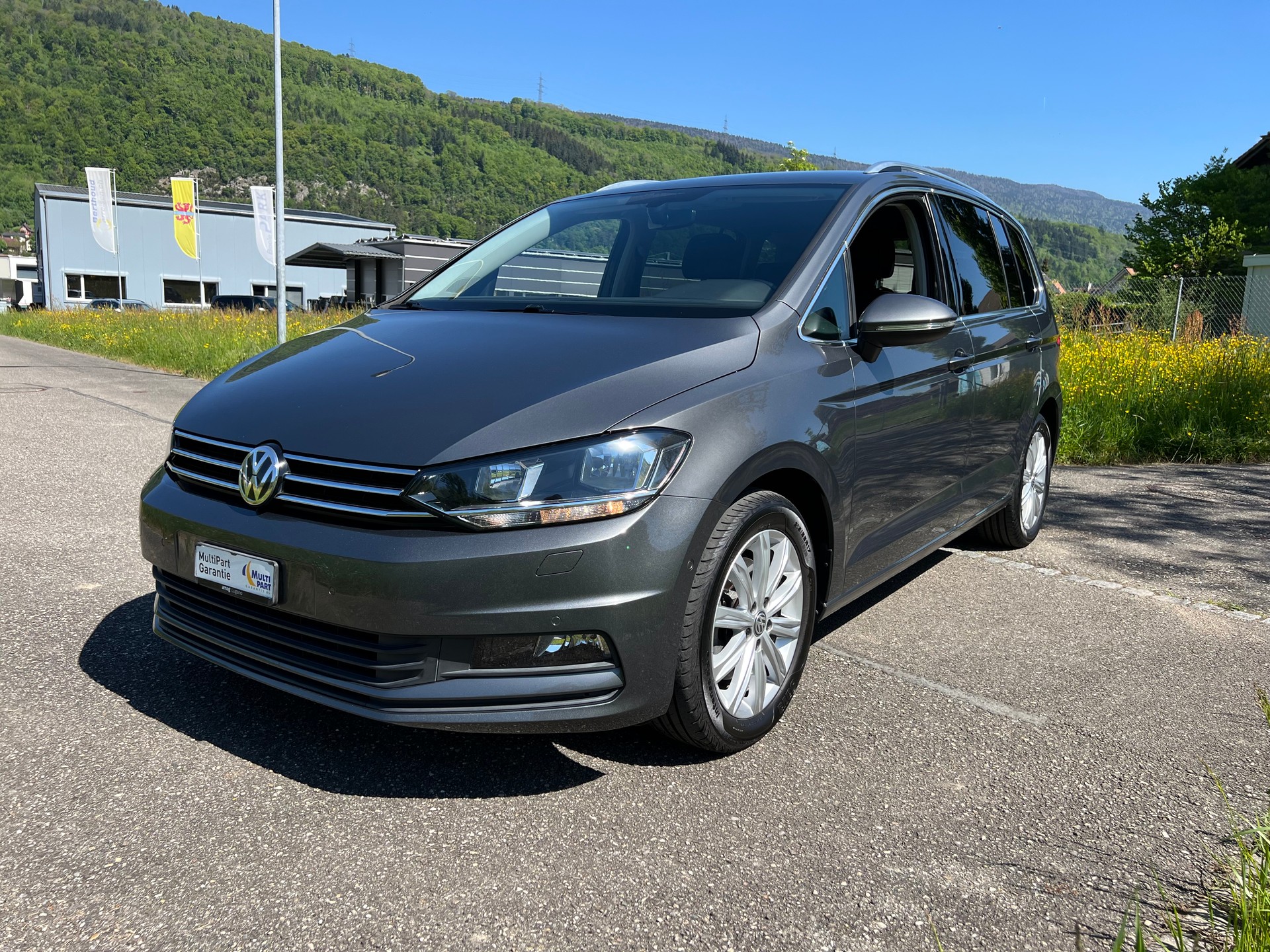 VW TOURAN DSG AUTOMAT 7 PLÄTZER 1.6 TDI. CH WAGEN. FRISCH AB MFK. AB SERVICE. SAUBER + GEPFLEGT.-showroom-element-2