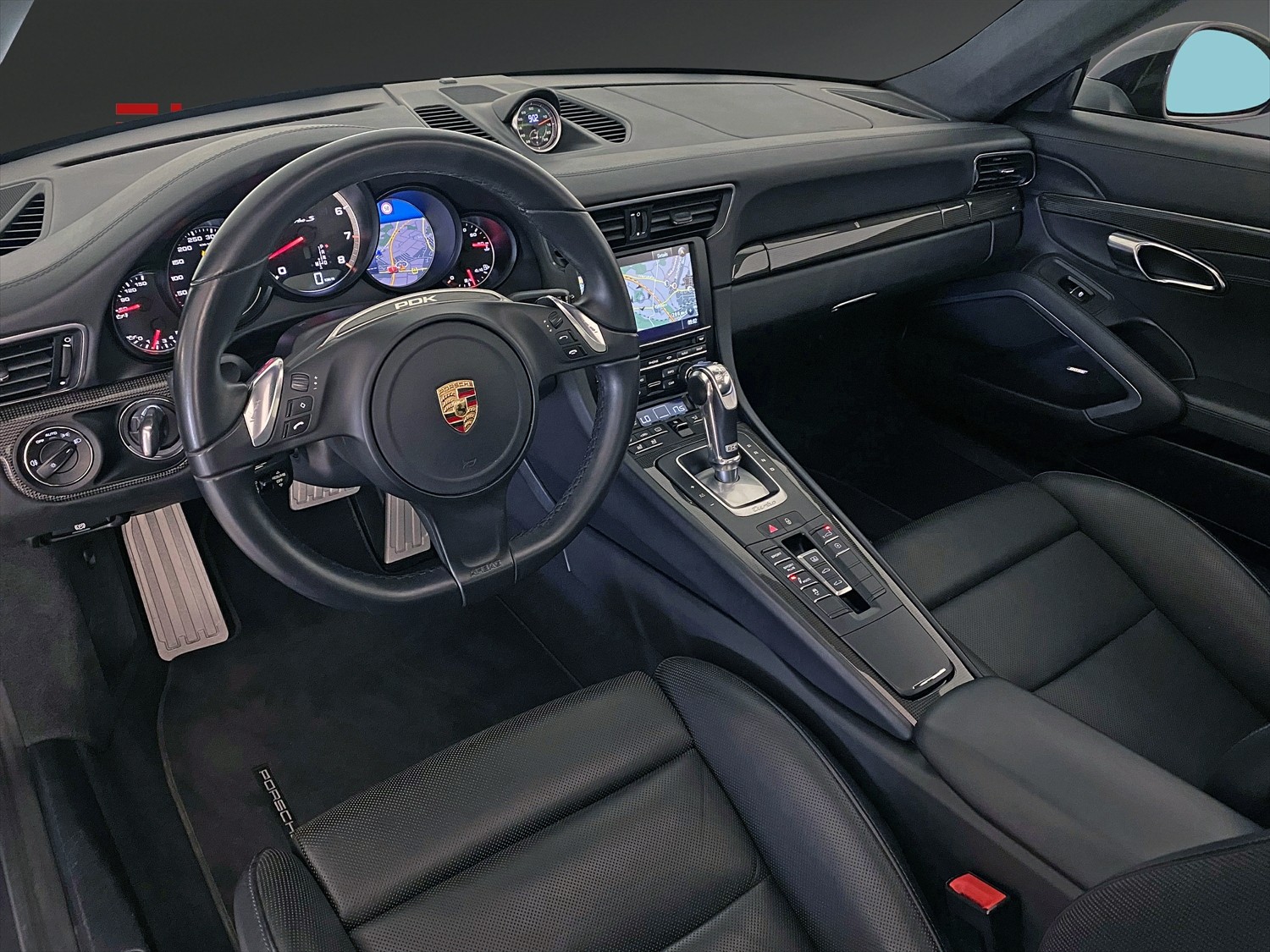 PORSCHE 911 Turbo S-showroom-element-1